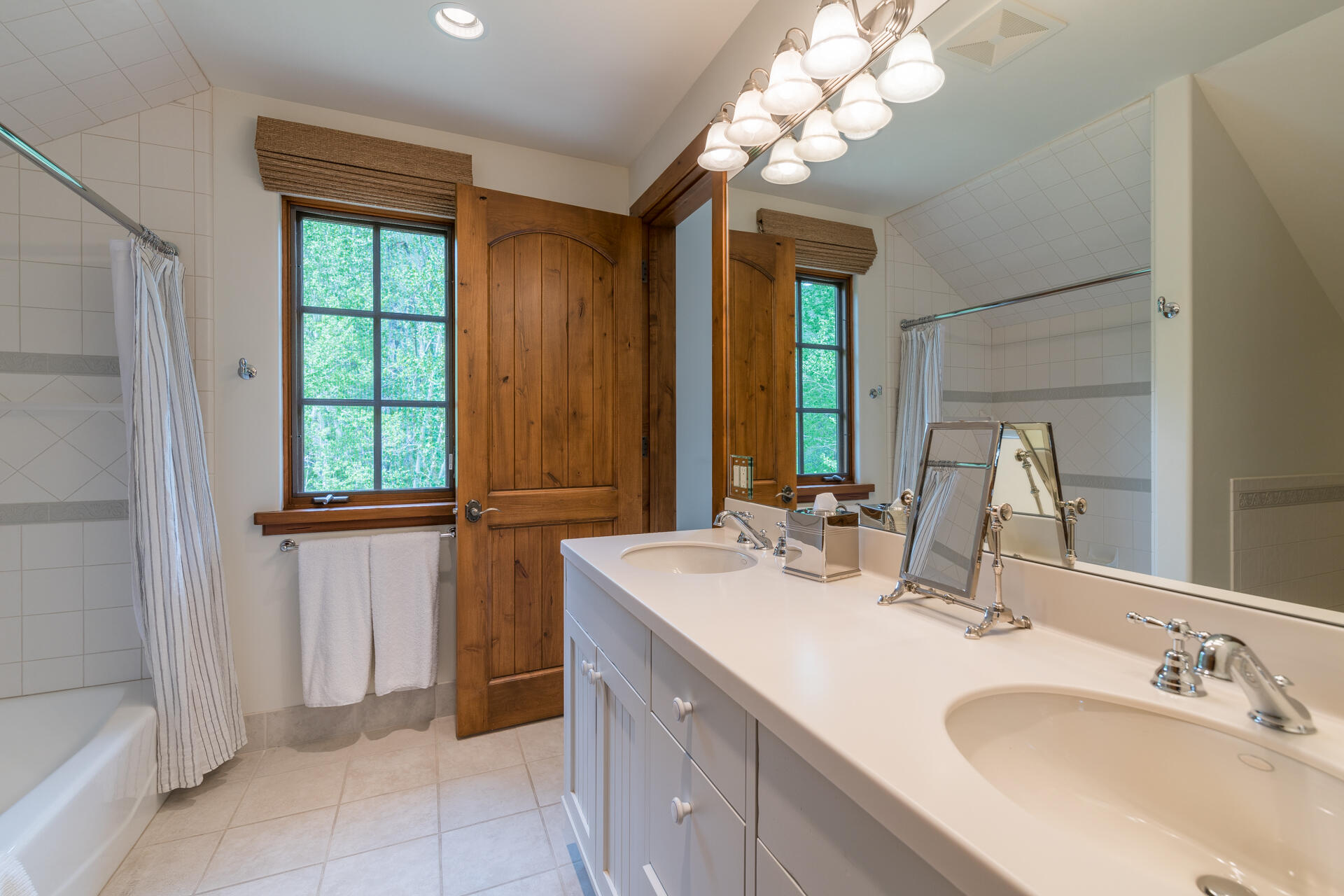 Guest Apartment Bath
