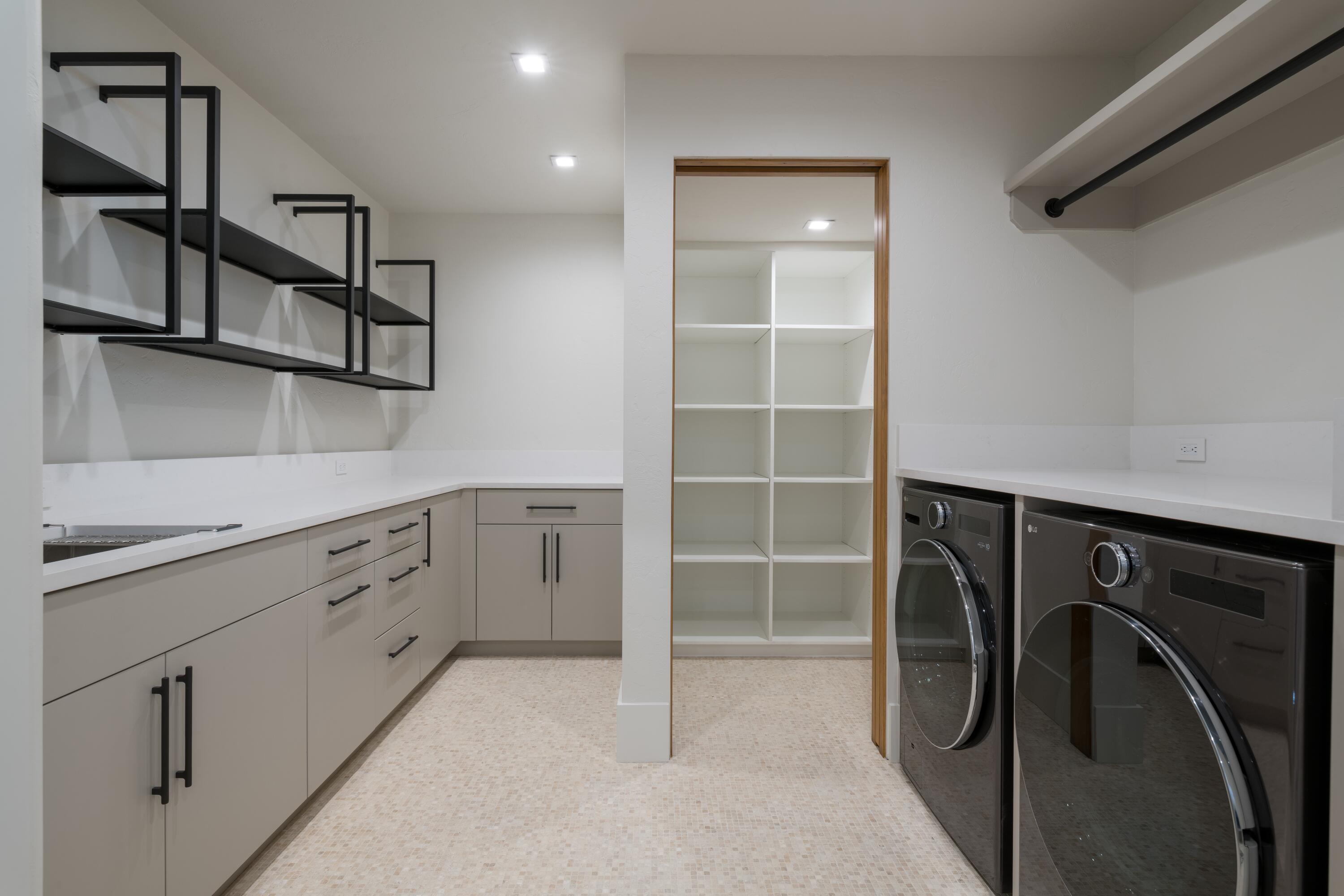 Mud Room/Laundry