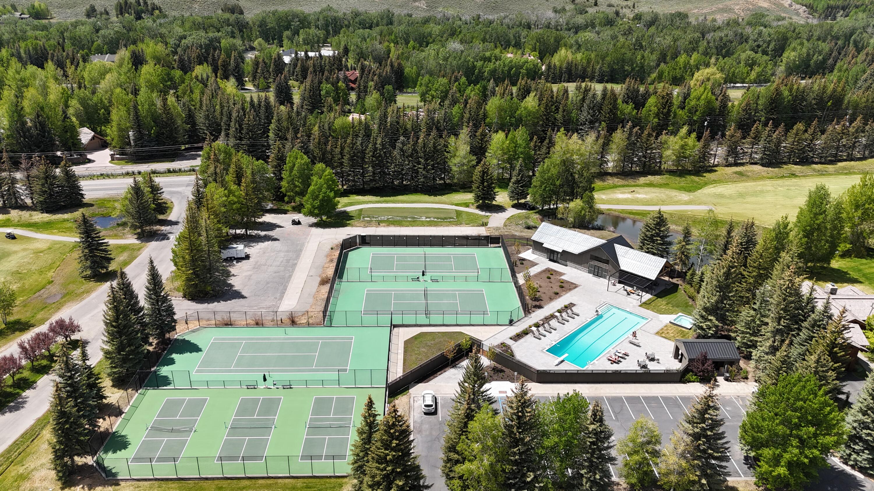 Brand New HOA Clubhouse (Amenities)