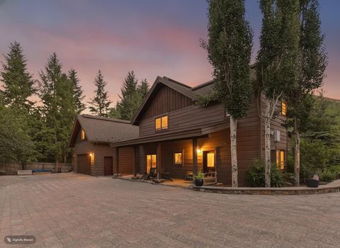 Photo of 713 S RIVER St, Hailey, ID 83333 (MLS # 26-334599)