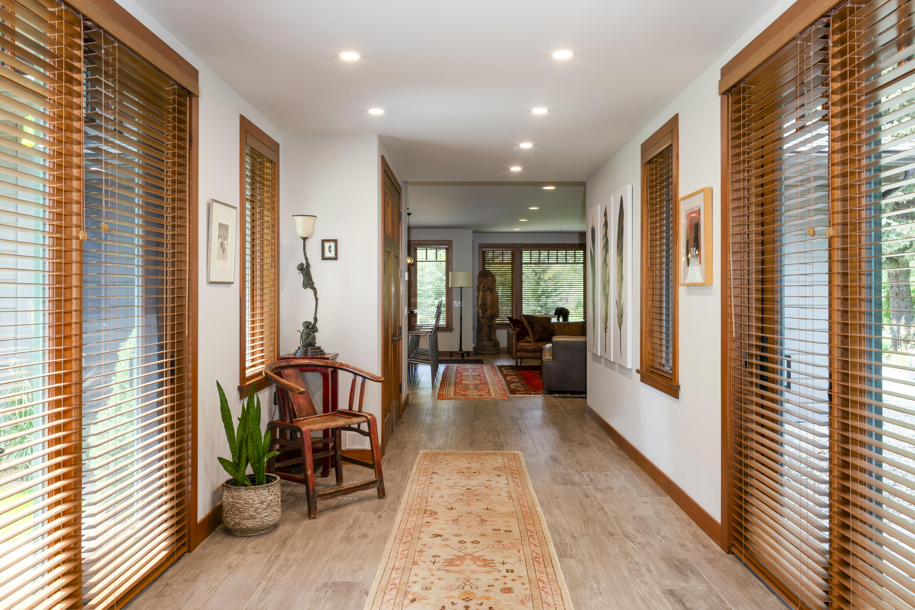Foyer looking to Living Room
