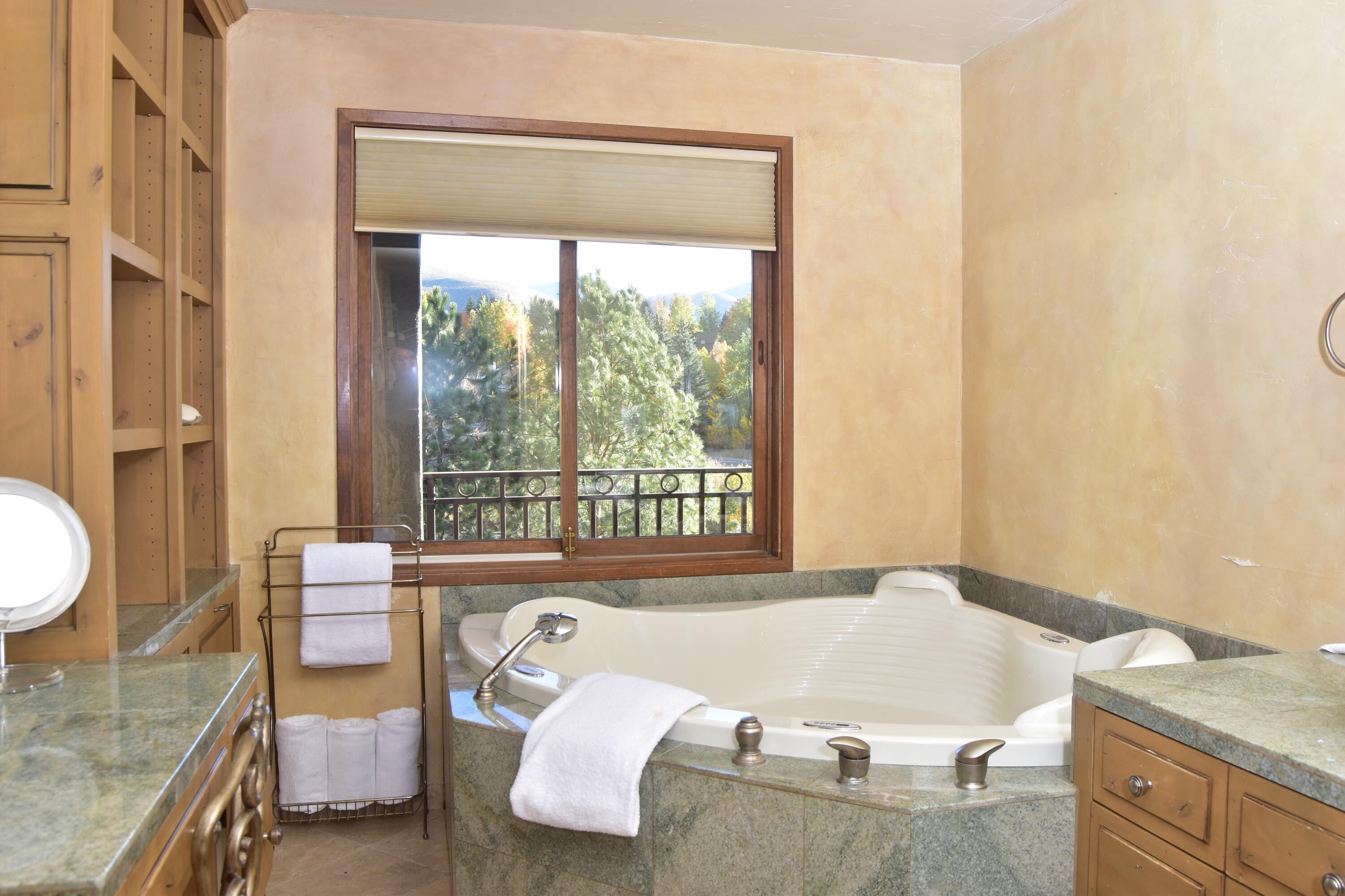 Sun Valley, Idaho 83353, United States, 4 Bedrooms Bedrooms, ,3 BathroomsBathrooms,Residential,Pending,141620