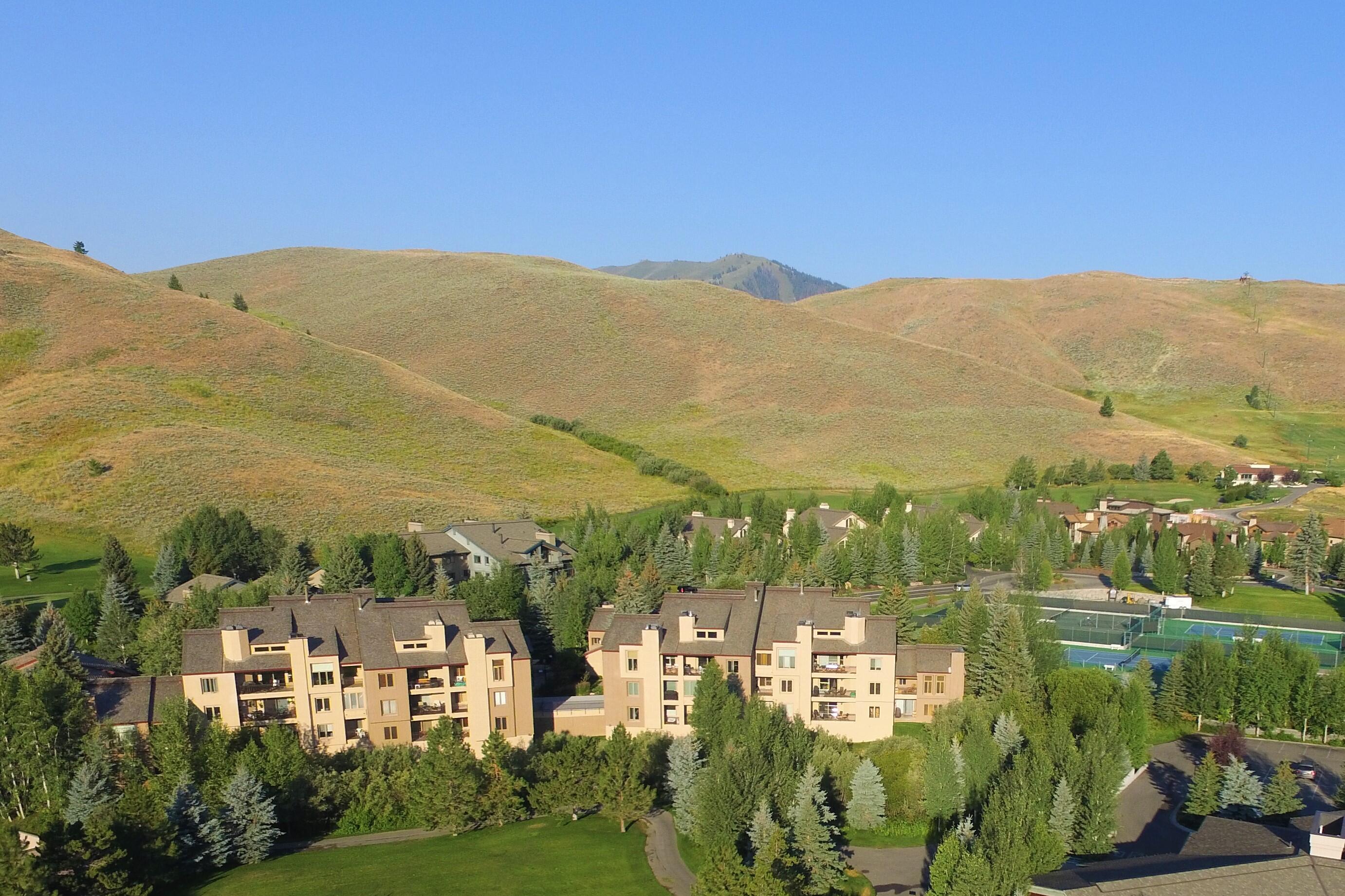 Sun Valley, Idaho 83353, United States, 4 Bedrooms Bedrooms, ,3 BathroomsBathrooms,Residential,Pending,141620
