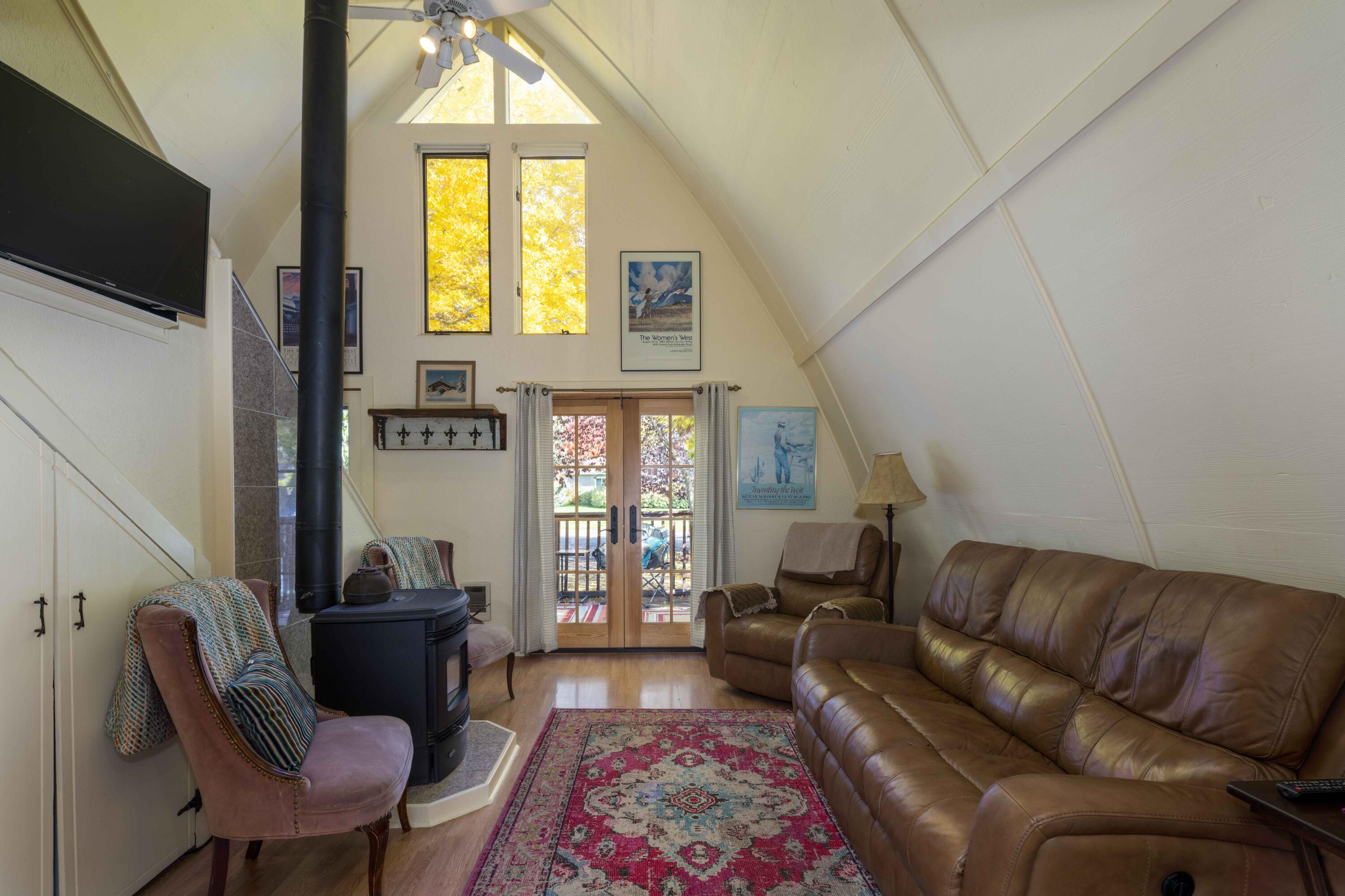 Living area, main floor