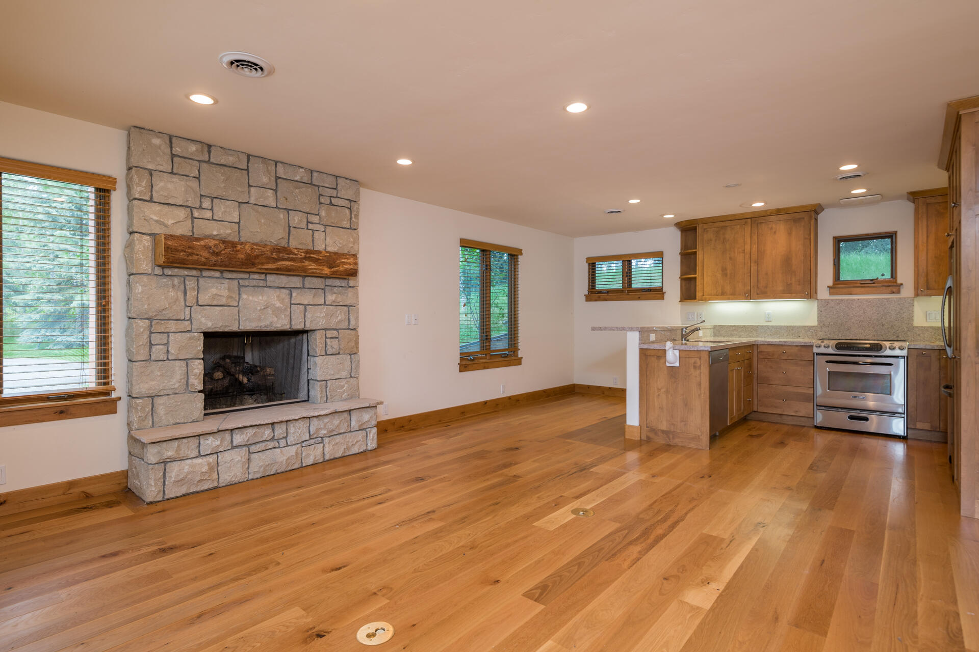 Blaine County, Idaho 83340, United States, 5 Bedrooms Bedrooms, ,7 BathroomsBathrooms,Residential,Pending,73511