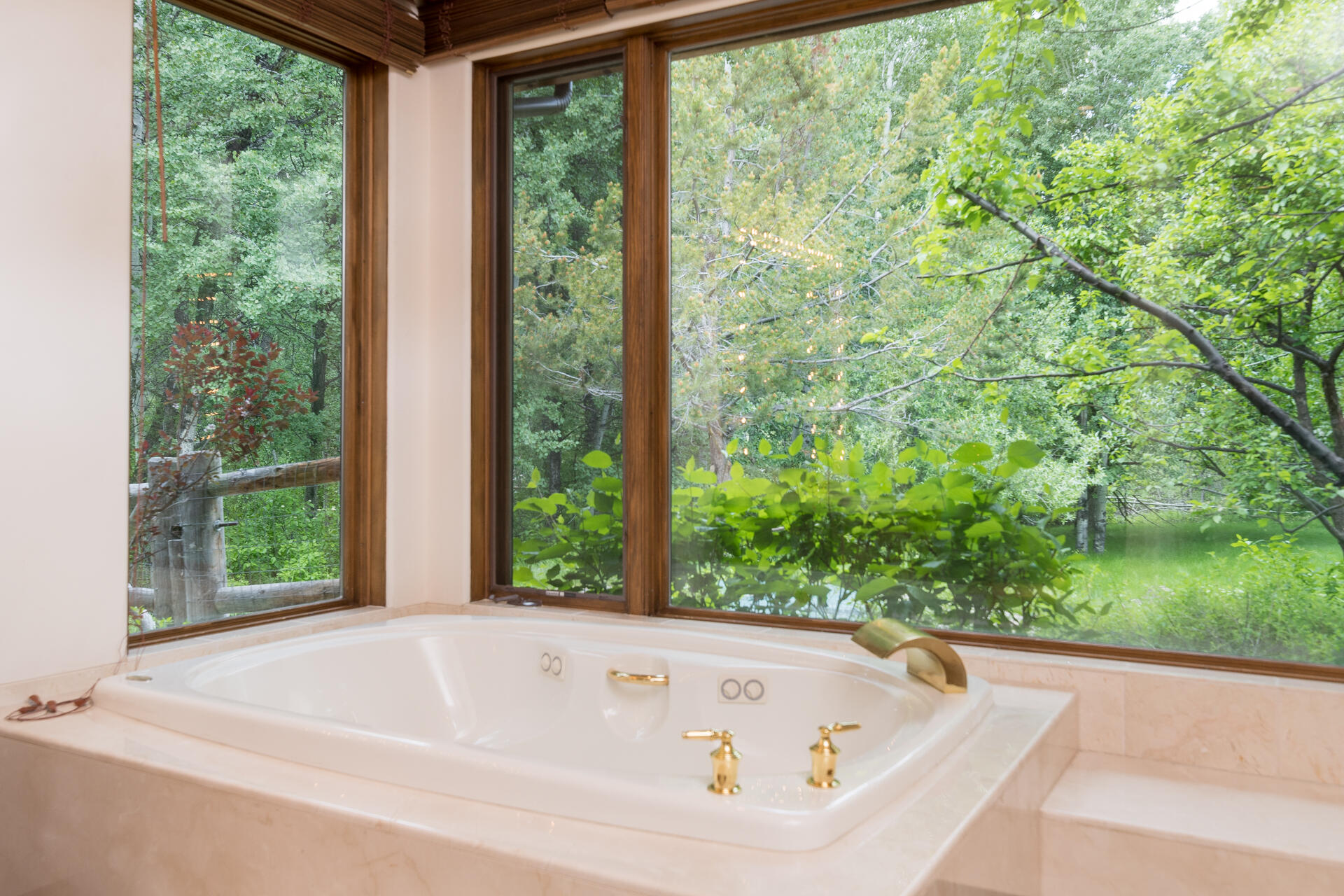 Blaine County, Idaho 83340, United States, 5 Bedrooms Bedrooms, ,7 BathroomsBathrooms,Residential,Pending,73511