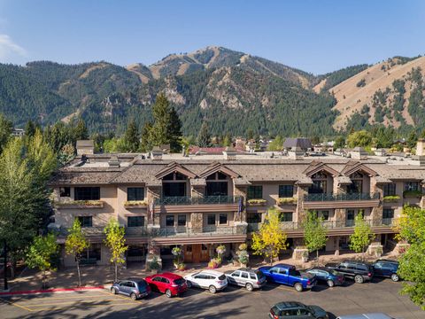 Photo of 680 Sun Valley Rd E #D-4, Ketchum, ID 83340 (MLS # 26-334266)