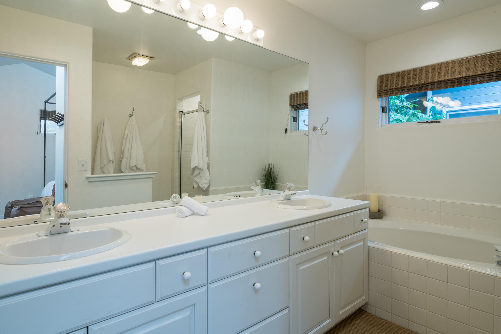 Ketchum, Idaho 83340, United States, 3 Bedrooms Bedrooms, ,4 BathroomsBathrooms,Residential,Active,198365