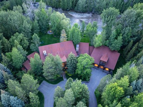 Homes For Sale - 1030 Hideaway Lane<br/> Ketchum, ID 83340