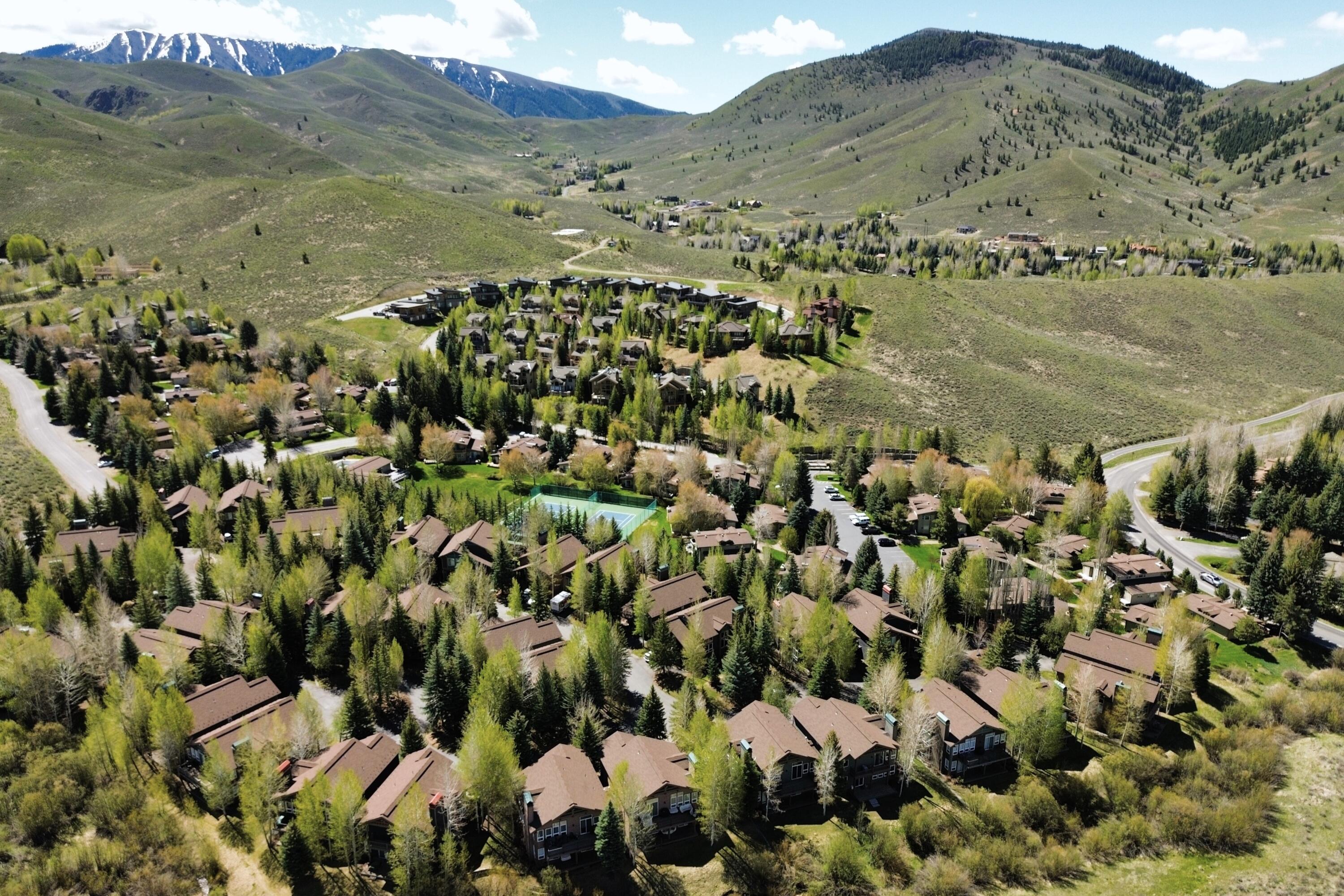 Sun Valley, Idaho 83353, United States, 3 Bedrooms Bedrooms, ,4 BathroomsBathrooms,Residential,Pending,56078