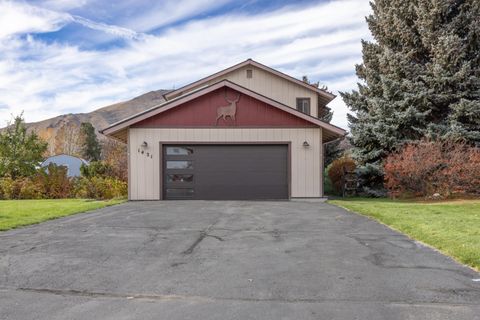 Photo of 1421 Woodside Blvd, Hailey, ID 83333 (MLS # 26-334130)