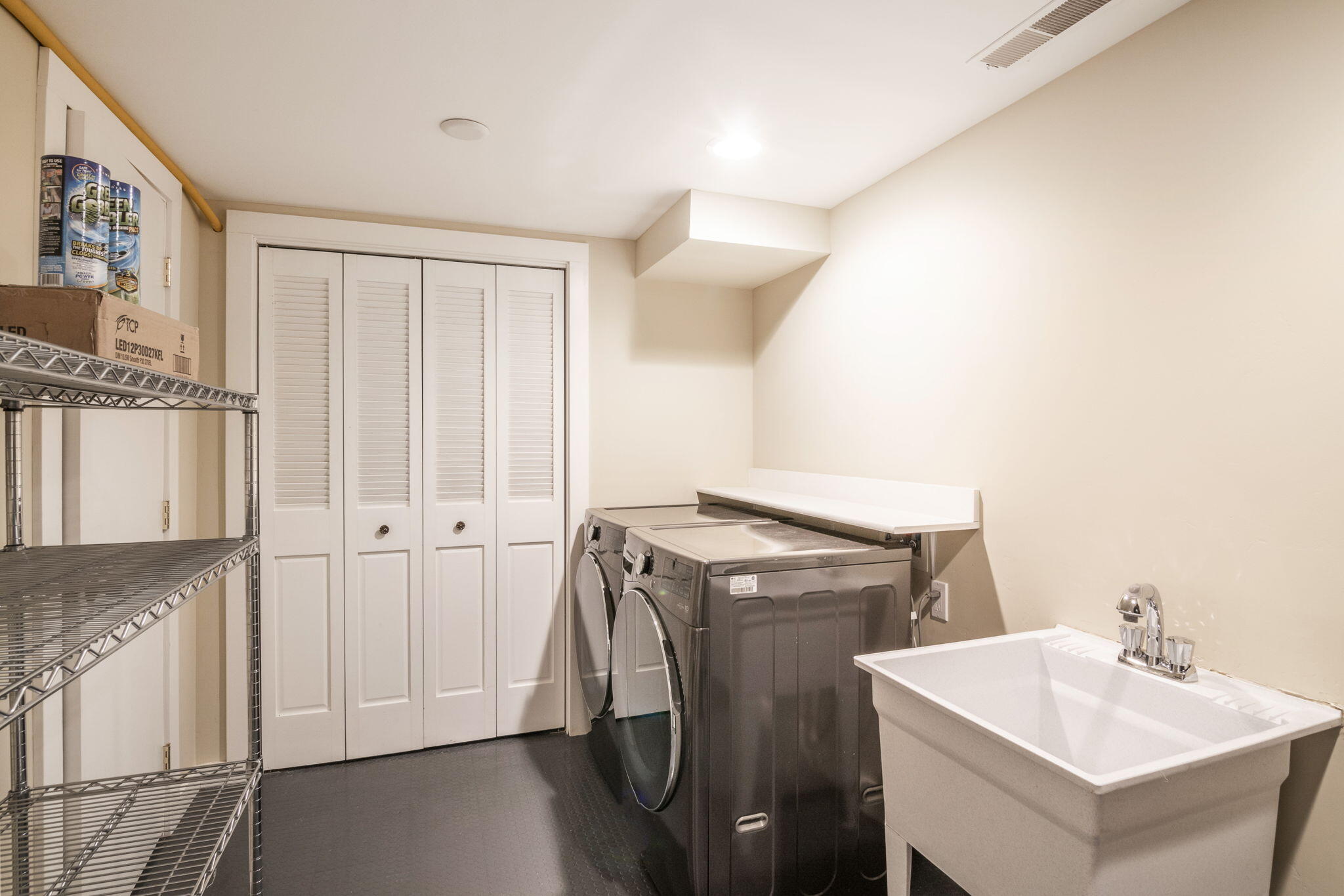 Residential Basement/Laundry