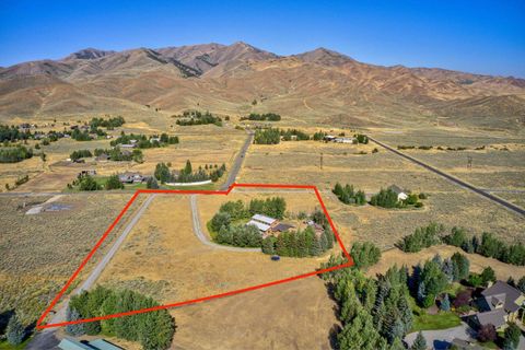 Photo of 93 Pioneer View Dr, Hailey, ID 83333 (MLS # 26-334407)