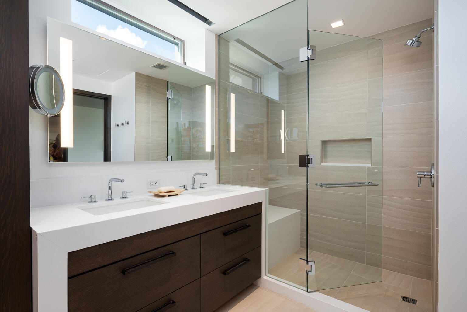 Guest Bedroom 2 Bath