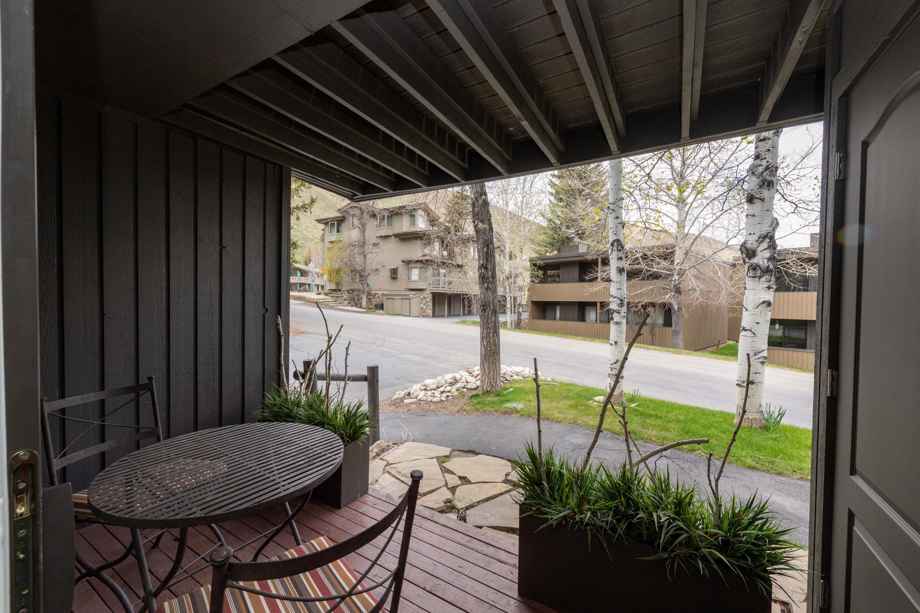 Private Outdoor Deck