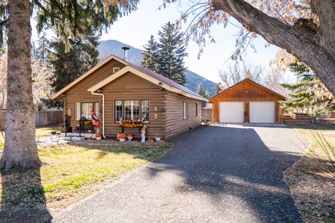 Photo of 515 S 1st Ave, Hailey, ID 83333 (MLS # 25-333897)