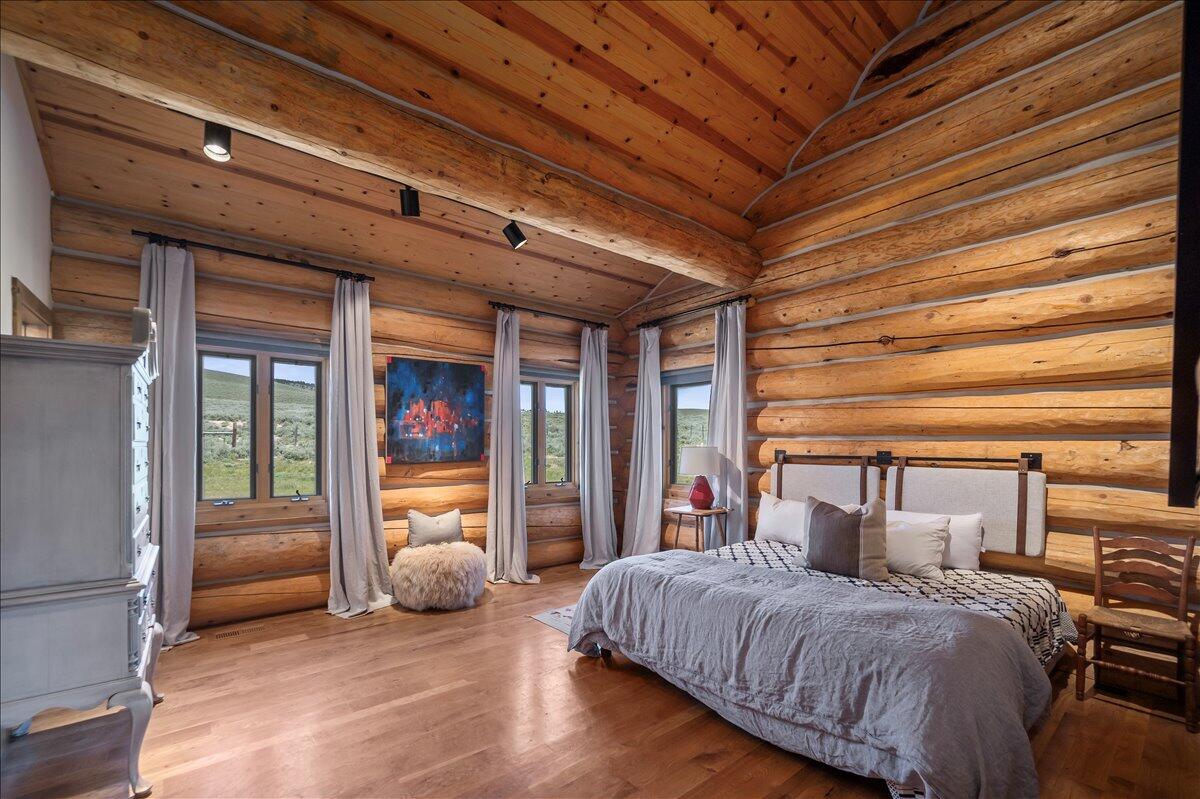 1000 Nip N Tuck, Stanley, Idaho image 17