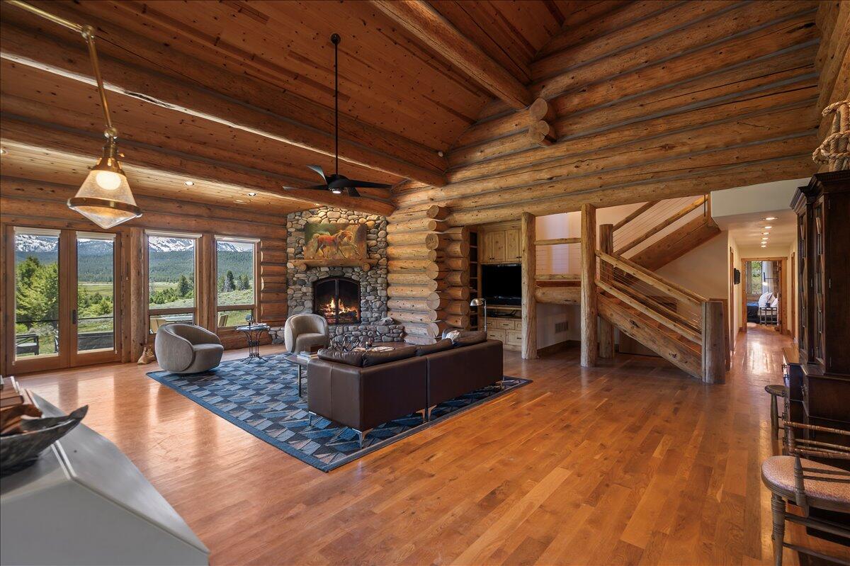 1000 Nip N Tuck, Stanley, Idaho image 8