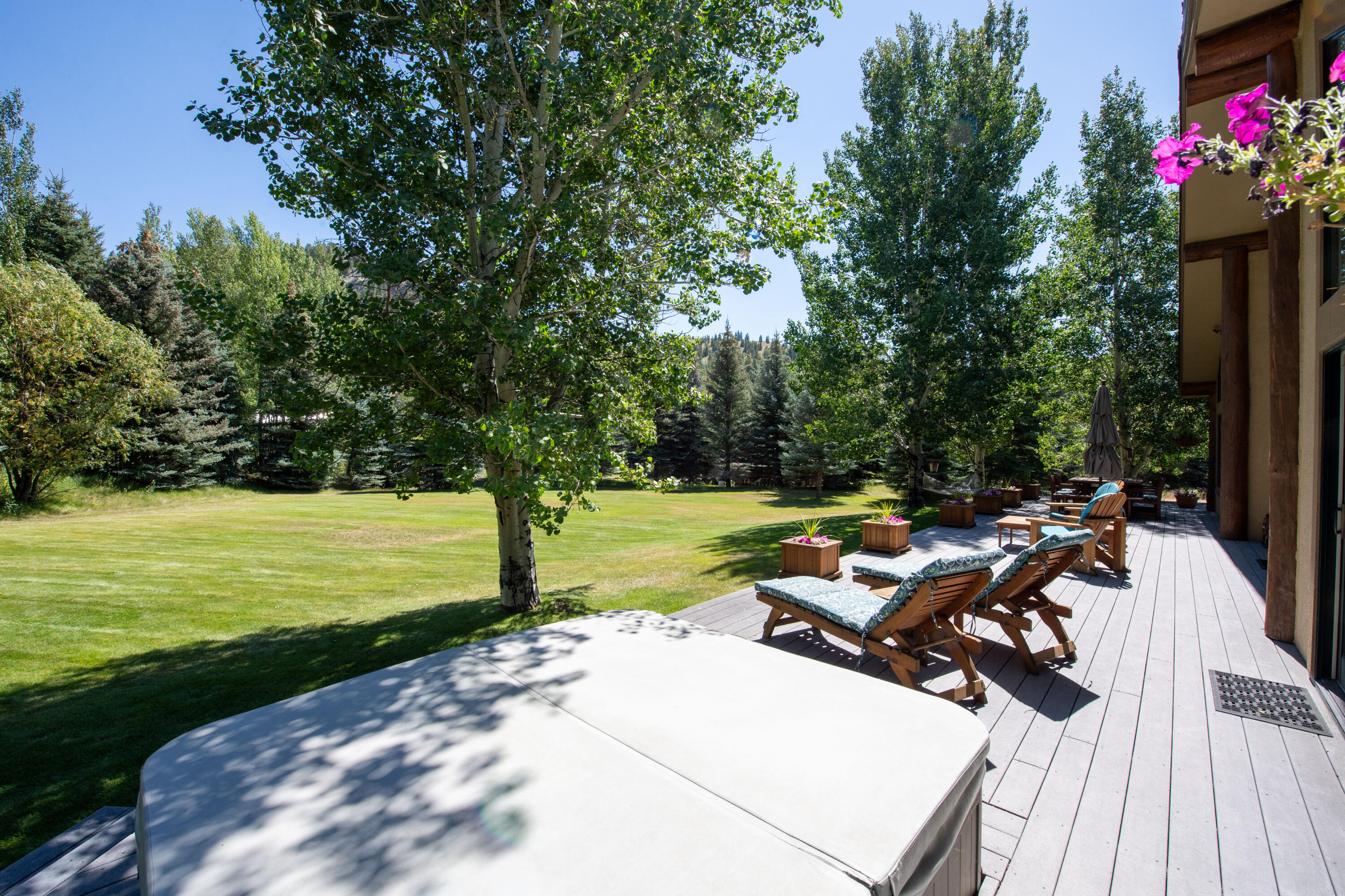 Blaine County, Idaho 83333, United States, 3 Bedrooms Bedrooms, ,3 BathroomsBathrooms,Residential,Active,198699