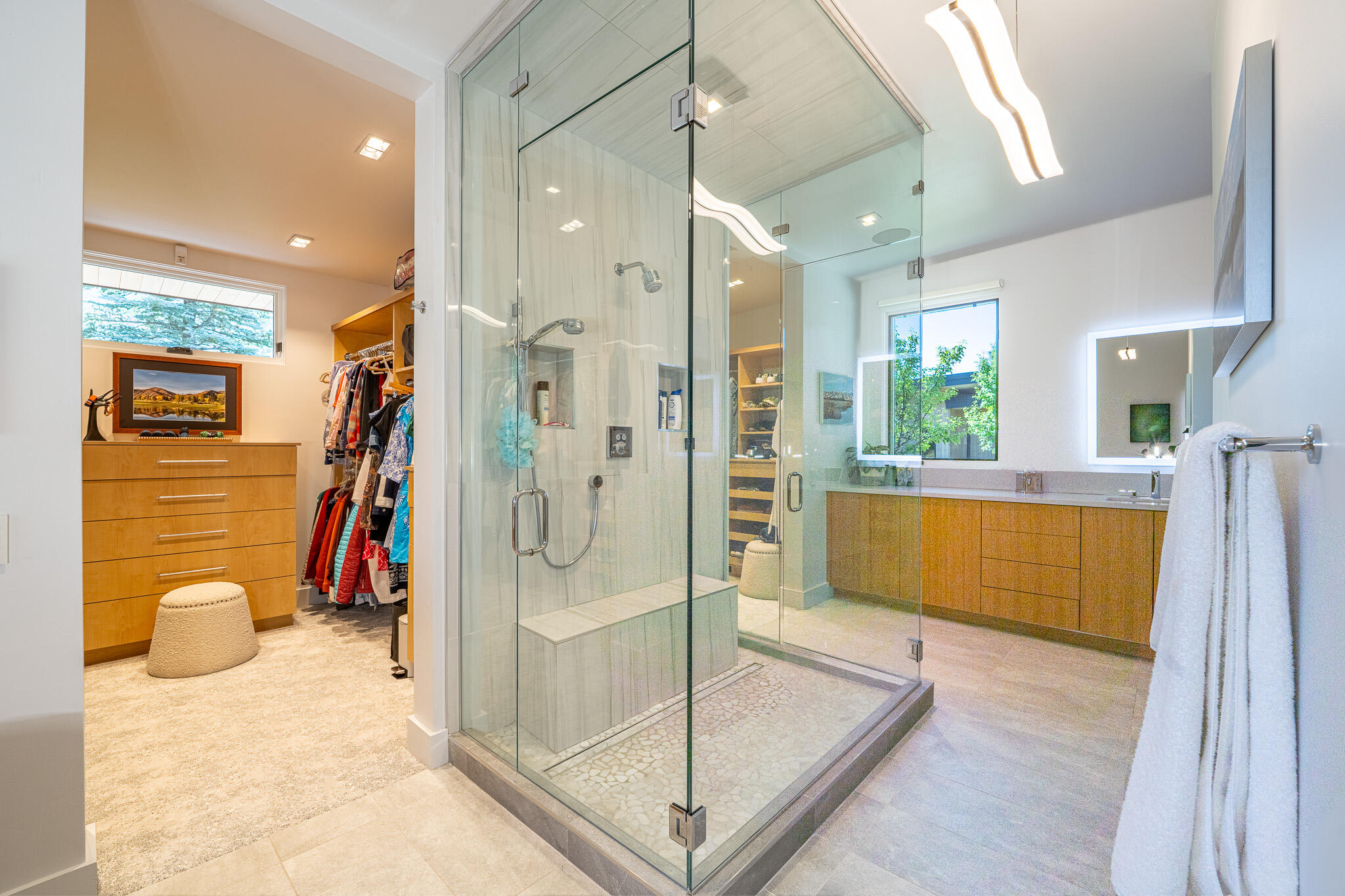 Custom built in 2021 with a recent addition off of the primary suite; – image 15