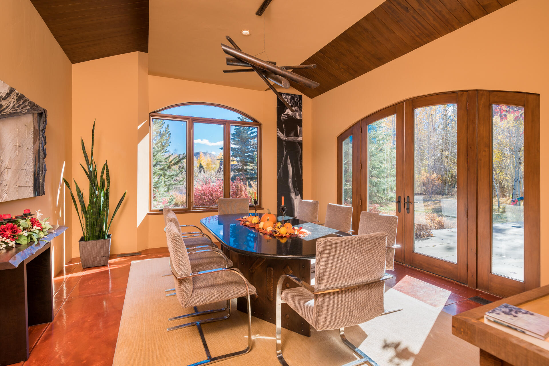 Dining room with lots of light