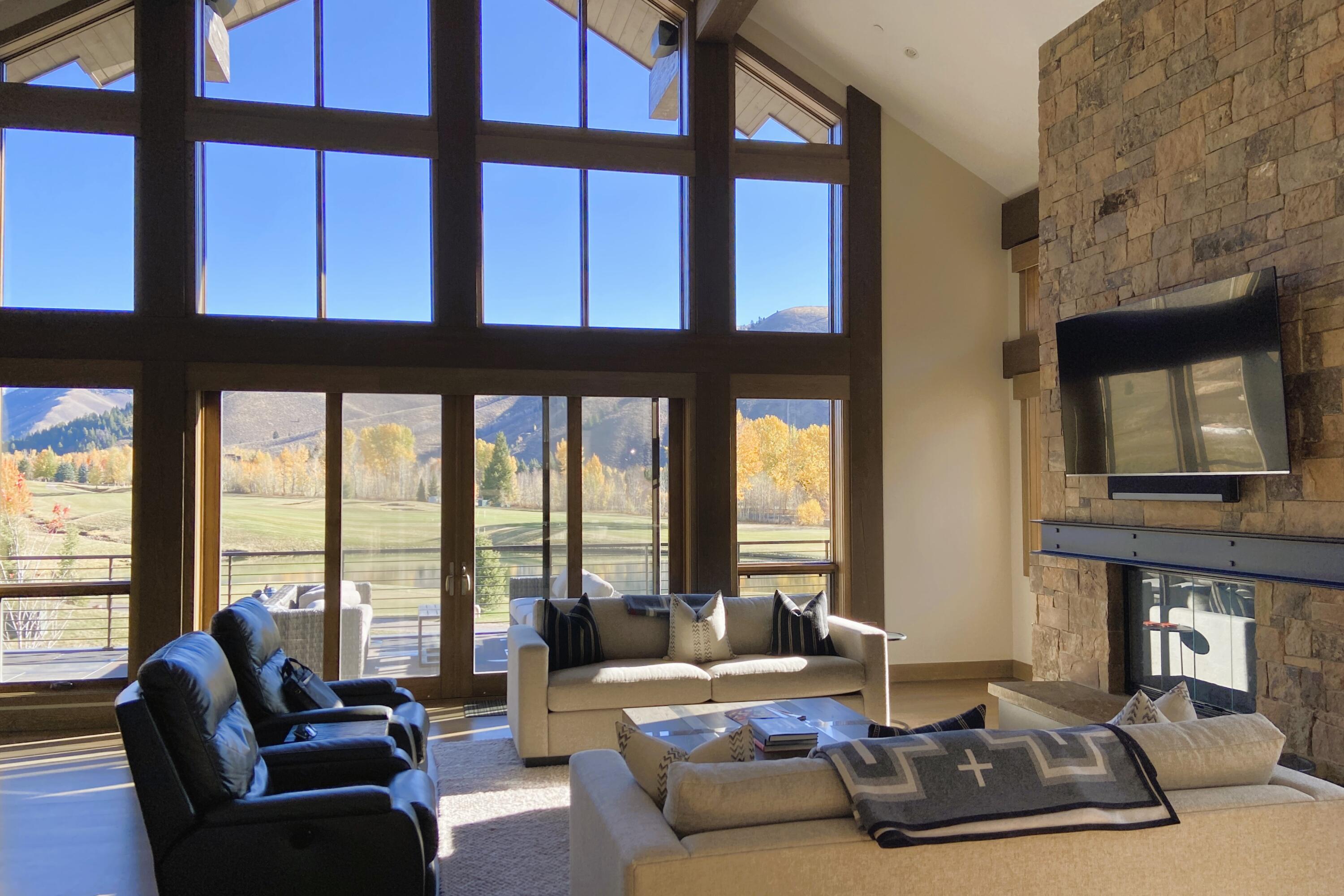 Sun Valley, Idaho 83353, United States, 4 Bedrooms Bedrooms, ,5 BathroomsBathrooms,Residential,Pending,37133