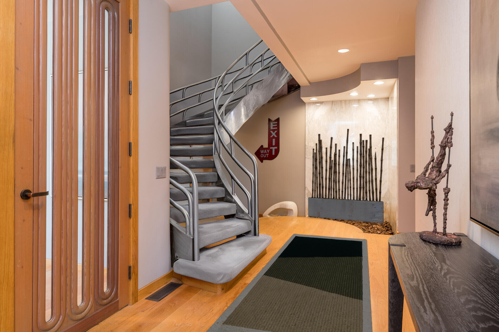 Entry Virtually staged