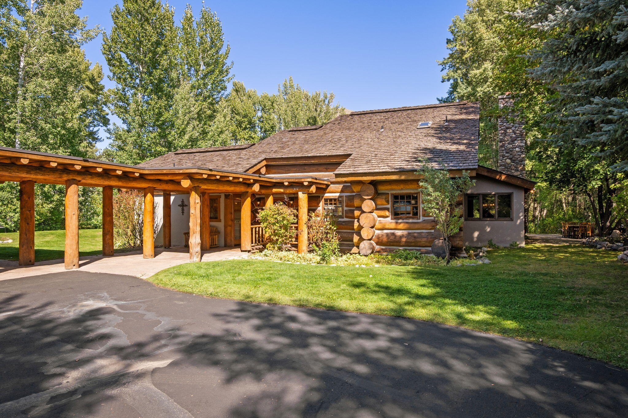 Front Entrance with covered walkway