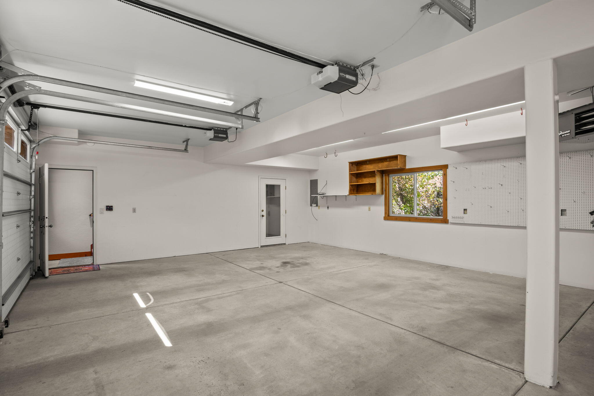 Garage/Guest Laundry