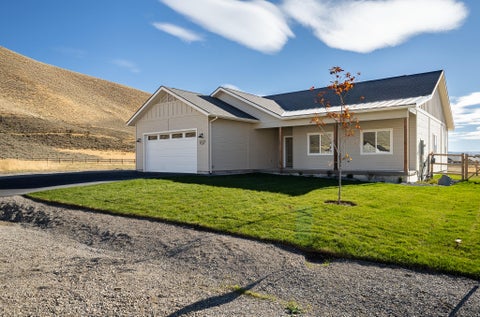 Photo of 107 Billings Ct, Bellevue, ID 83313 (MLS # 26-334822)