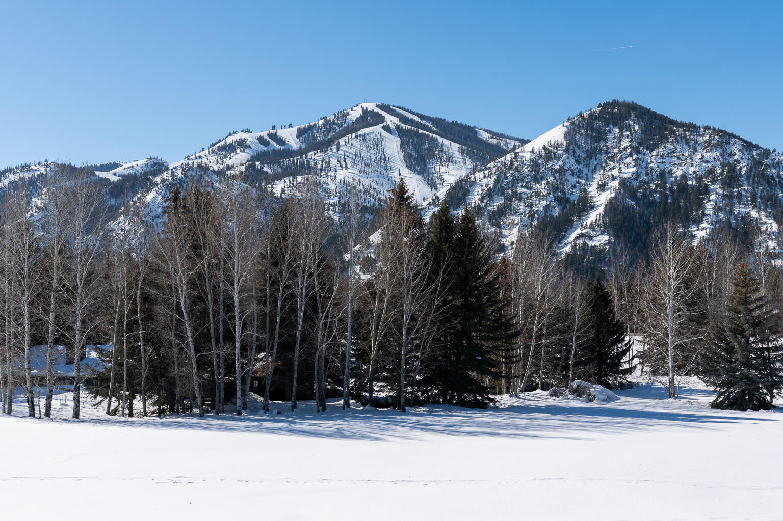 Ketchum, Idaho 83340, United States, 3 Bedrooms Bedrooms, ,4 BathroomsBathrooms,Residential,Pending,39129