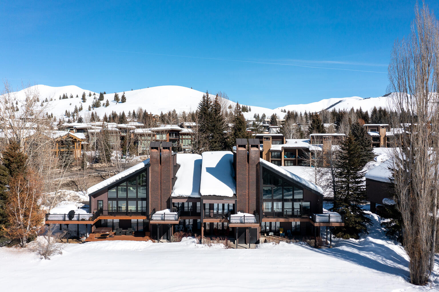 Ketchum, Idaho 83340, United States, 3 Bedrooms Bedrooms, ,4 BathroomsBathrooms,Residential,Pending,39129