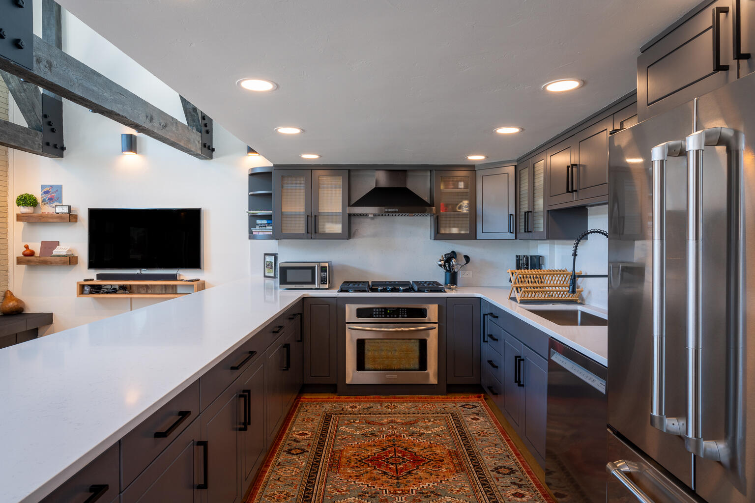 Ketchum, Idaho 83340, United States, 3 Bedrooms Bedrooms, ,4 BathroomsBathrooms,Residential,Pending,39129