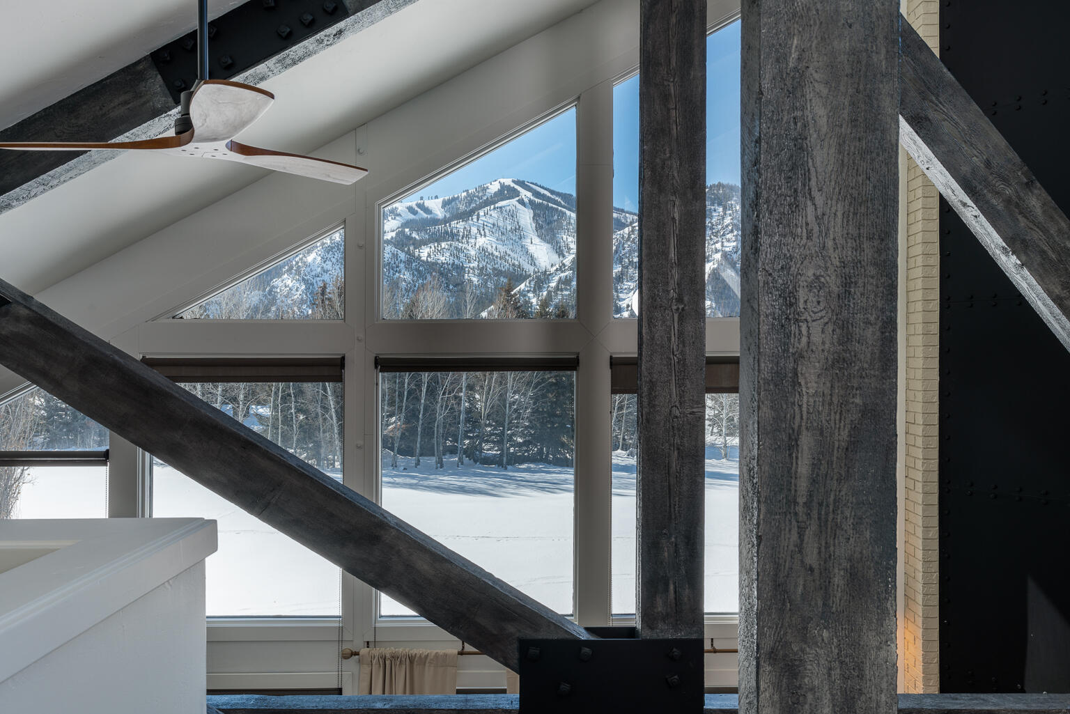 Ketchum, Idaho 83340, United States, 3 Bedrooms Bedrooms, ,4 BathroomsBathrooms,Residential,Pending,39129