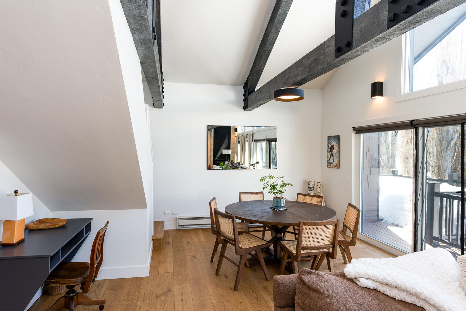 Ketchum, Idaho 83340, United States, 3 Bedrooms Bedrooms, ,4 BathroomsBathrooms,Residential,Pending,39129