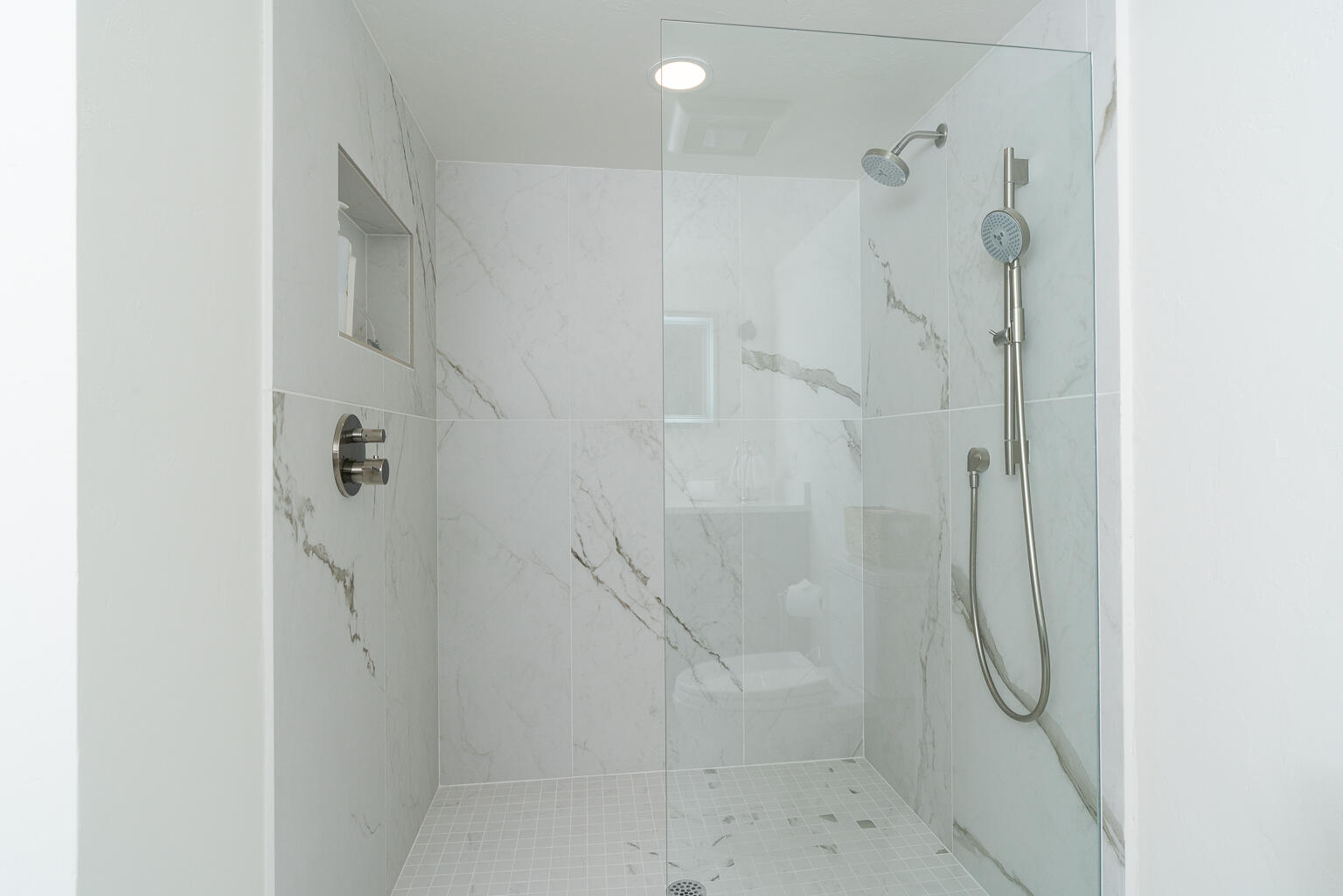 Ketchum, Idaho 83340, United States, 3 Bedrooms Bedrooms, ,4 BathroomsBathrooms,Residential,Pending,39129