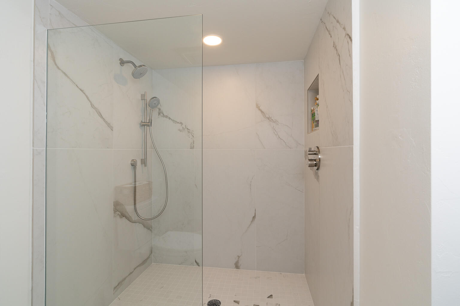 Ketchum, Idaho 83340, United States, 3 Bedrooms Bedrooms, ,4 BathroomsBathrooms,Residential,Pending,39129