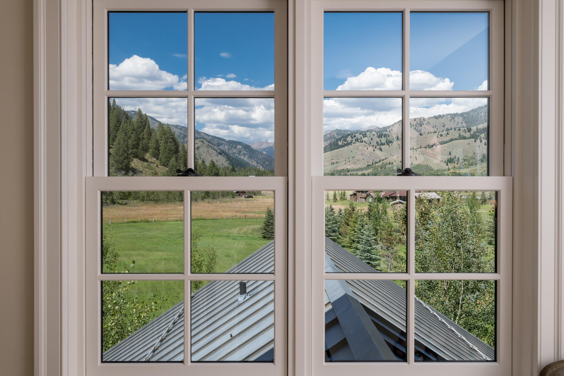 Blaine County, Idaho 83340, United States, 5 Bedrooms Bedrooms, ,5 BathroomsBathrooms,Residential,Pending,71107