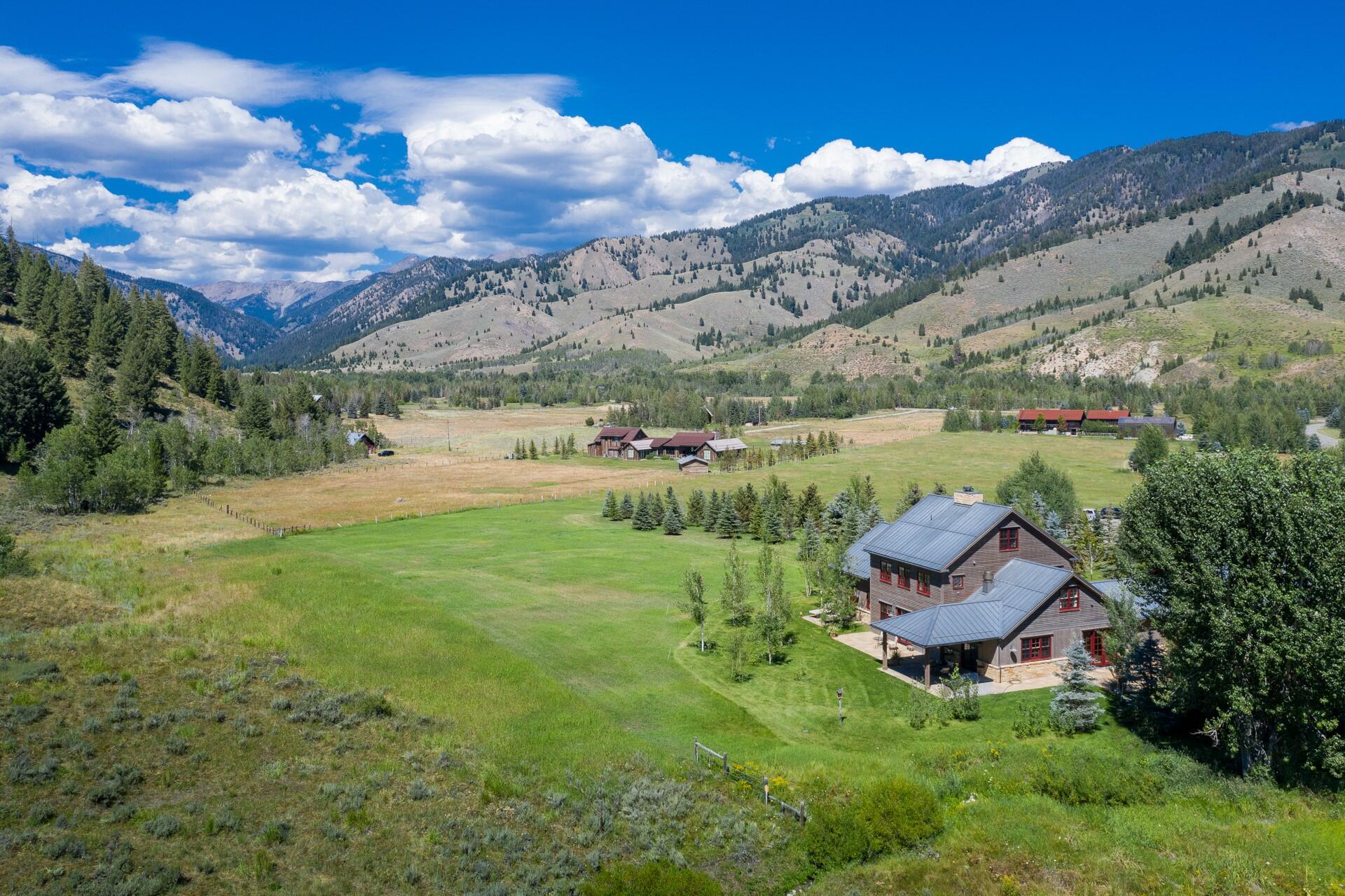 Blaine County, Idaho 83340, United States, 5 Bedrooms Bedrooms, ,5 BathroomsBathrooms,Residential,Pending,71107