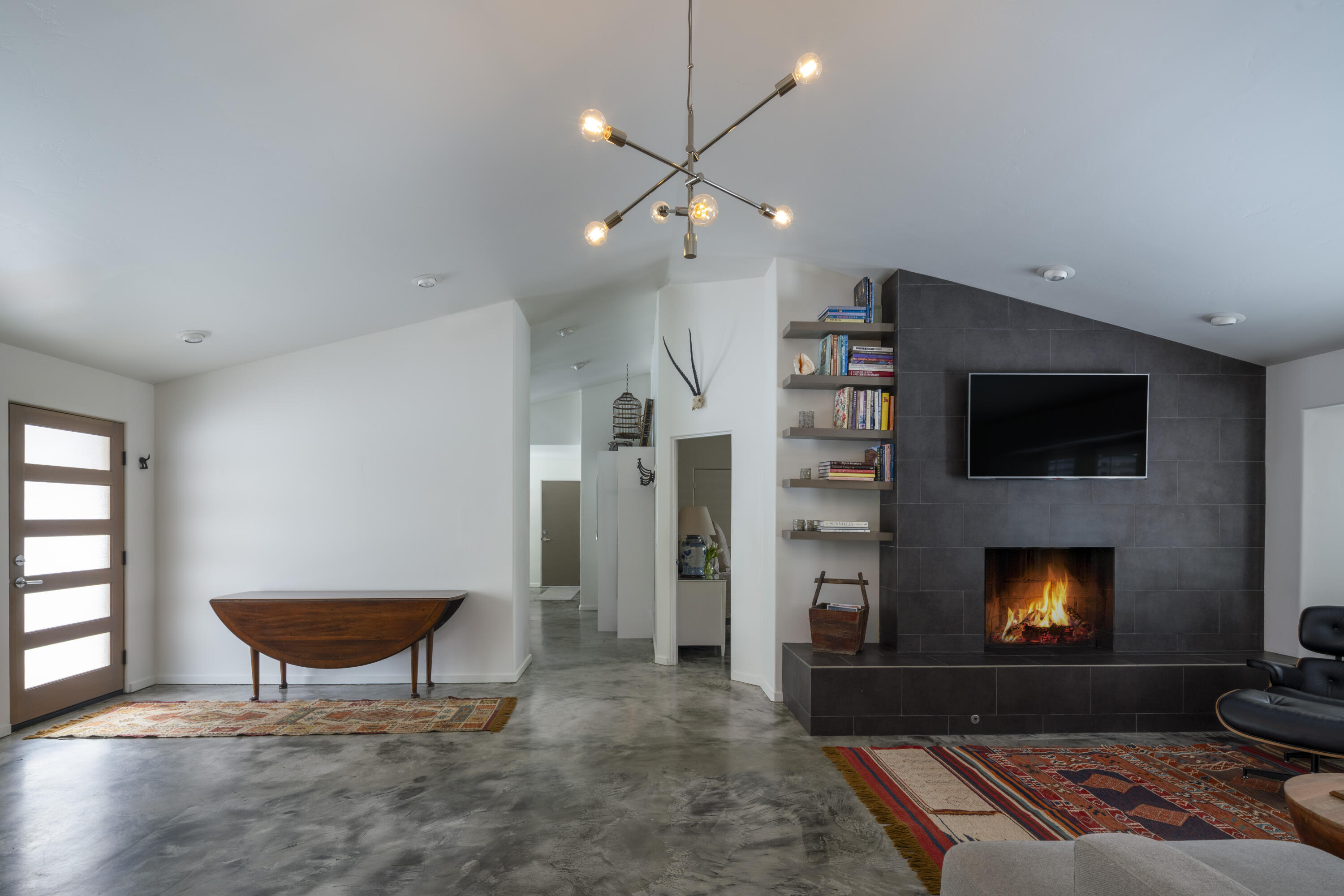 Living area to Kitchen