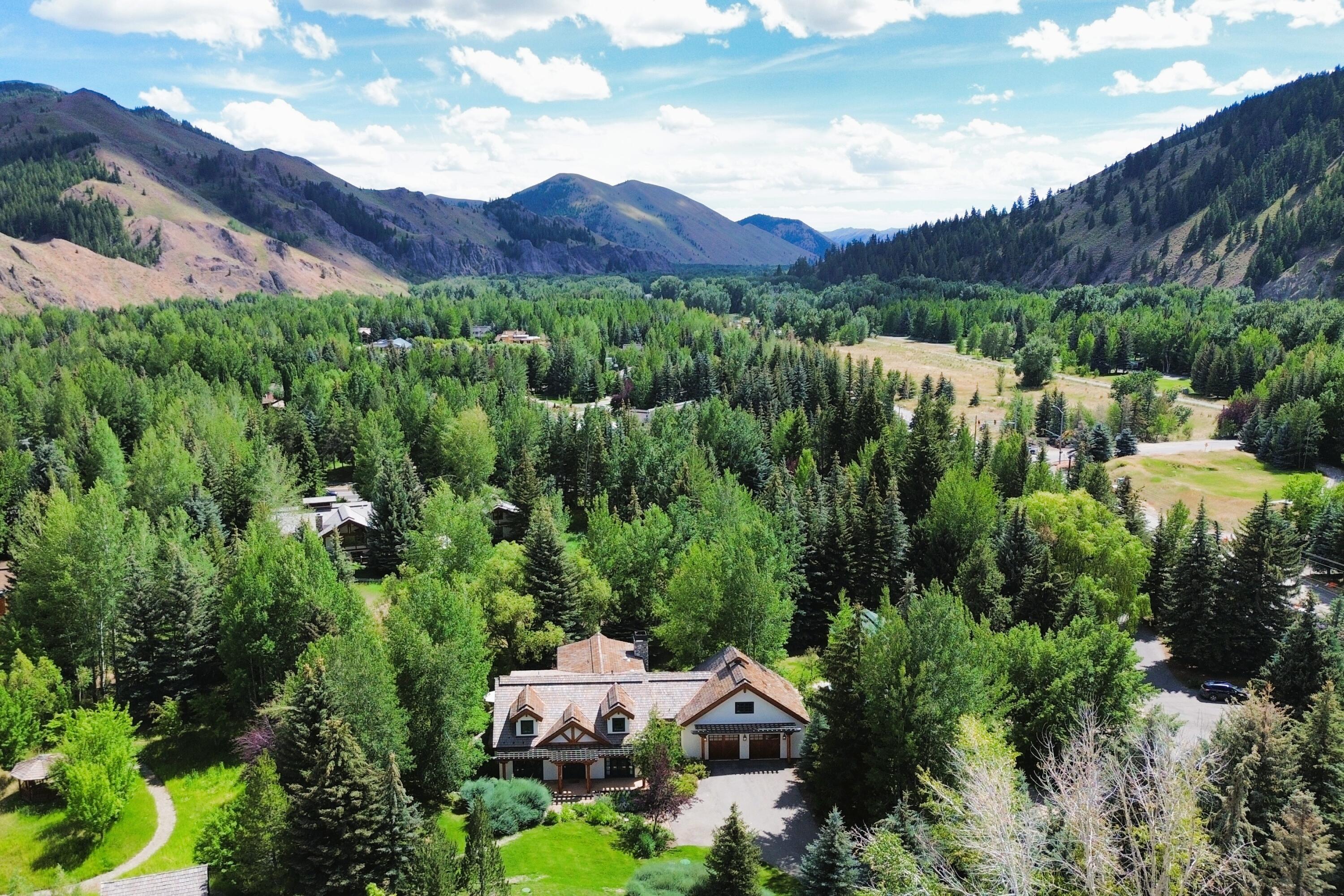 Sun Valley, Idaho 83353, United States, 5 Bedrooms Bedrooms, ,6 BathroomsBathrooms,Residential,Active,191253