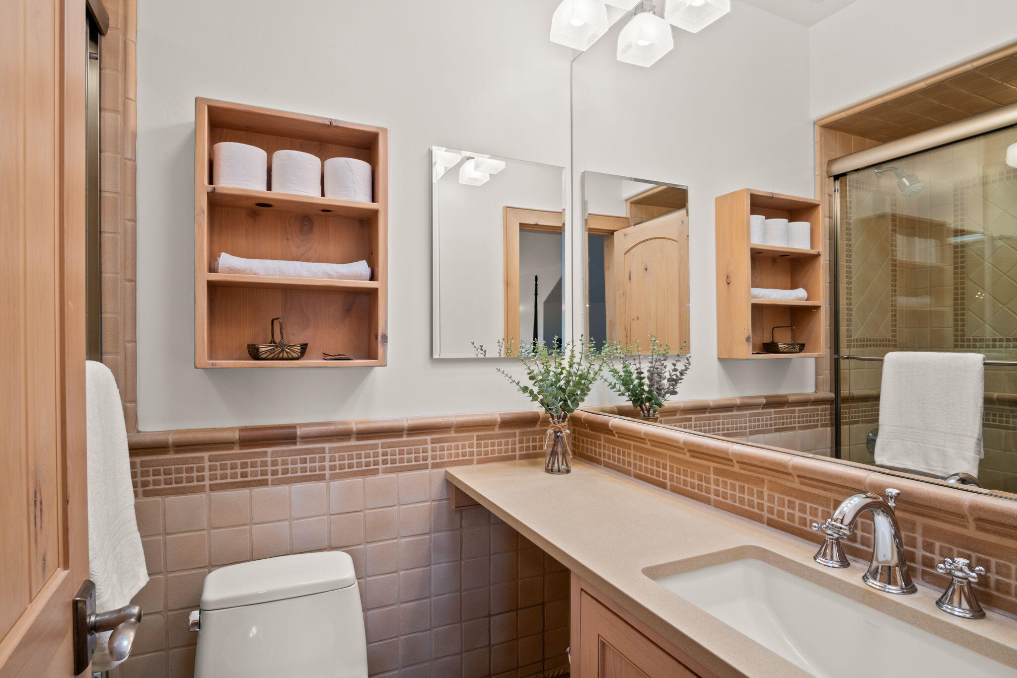 Upstairs En-suite Bathroom 1