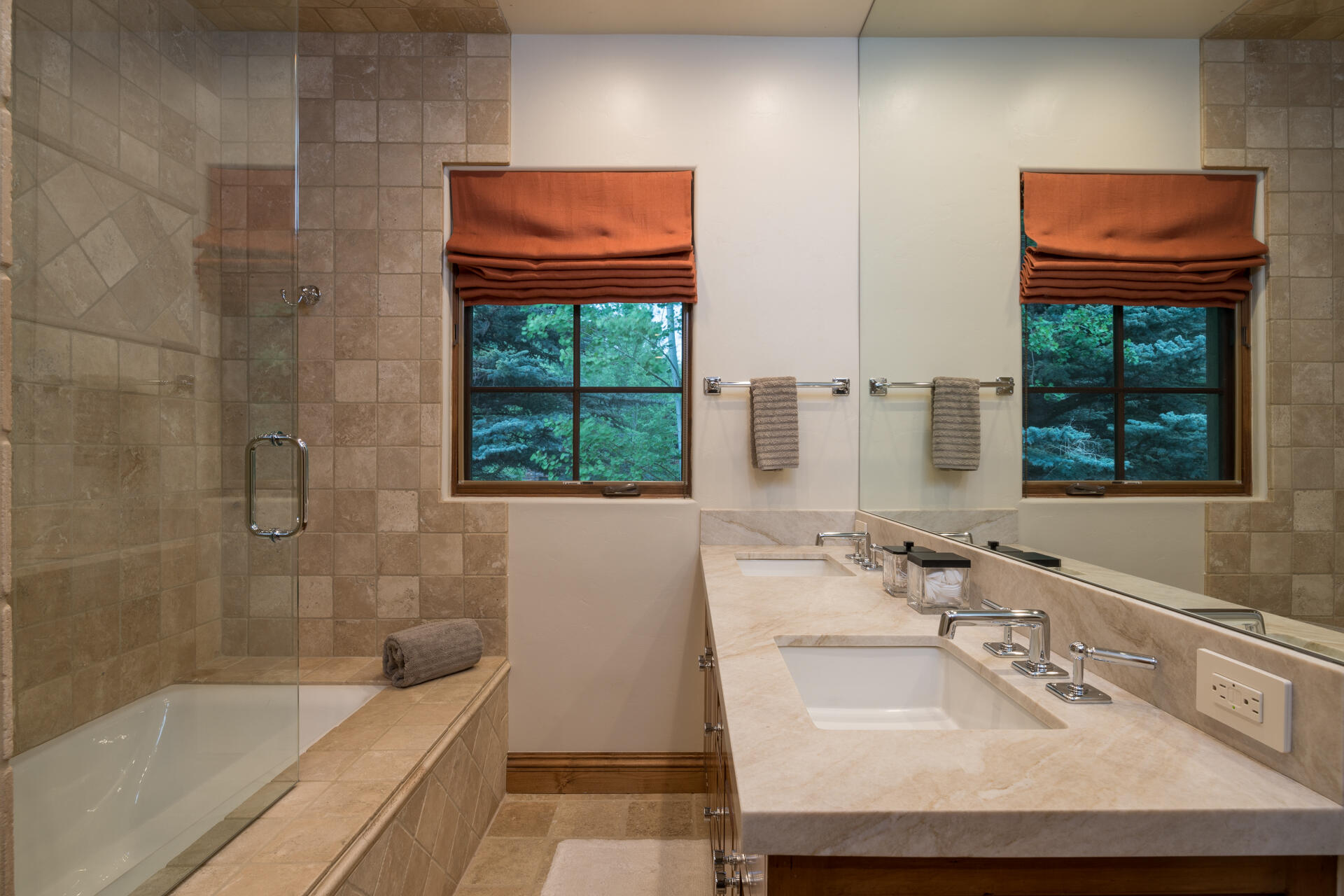 Ketchum, Idaho 83340, United States, 4 Bedrooms Bedrooms, ,5 BathroomsBathrooms,Residential,Pending,72593