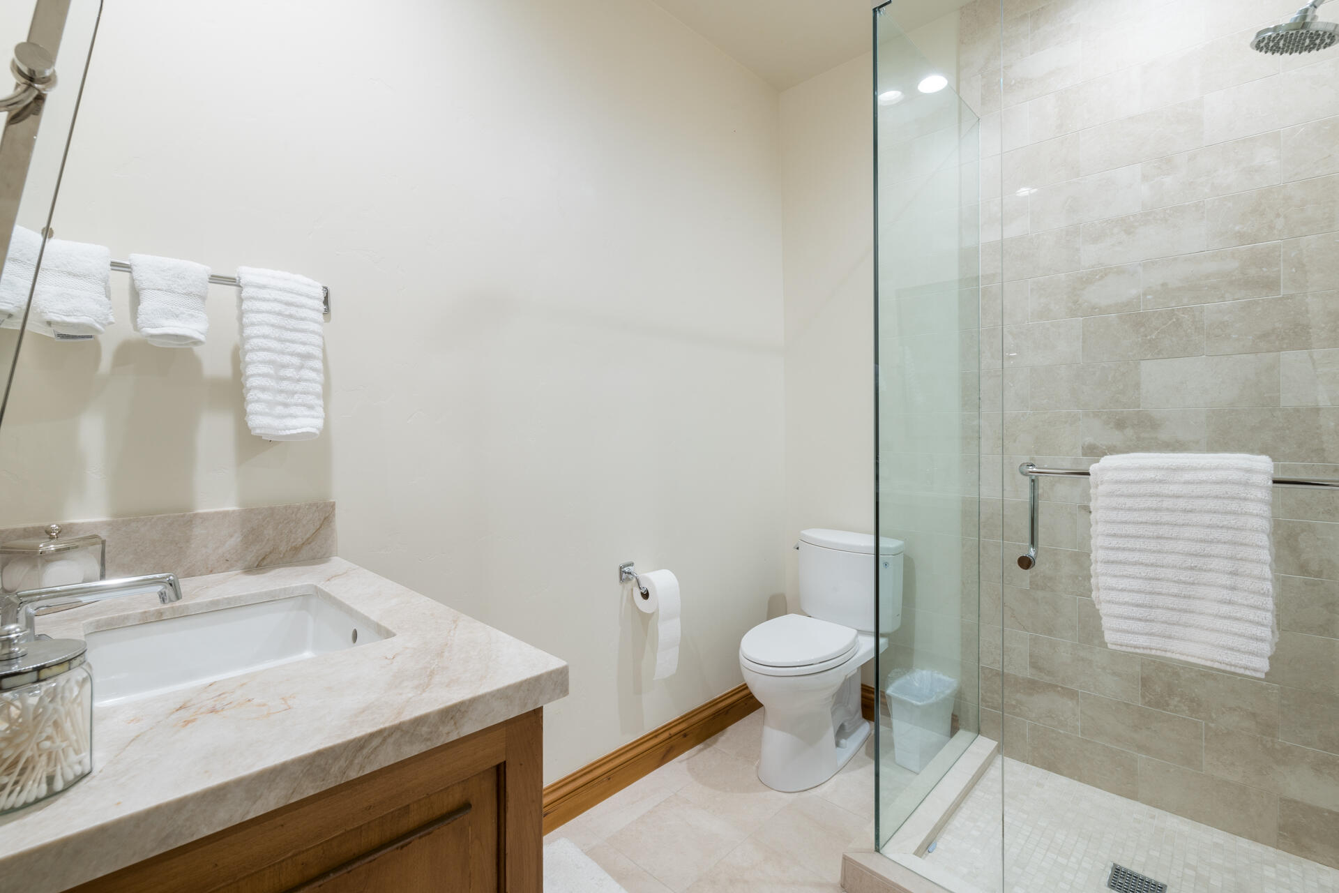 Ketchum, Idaho 83340, United States, 4 Bedrooms Bedrooms, ,5 BathroomsBathrooms,Residential,Pending,72593