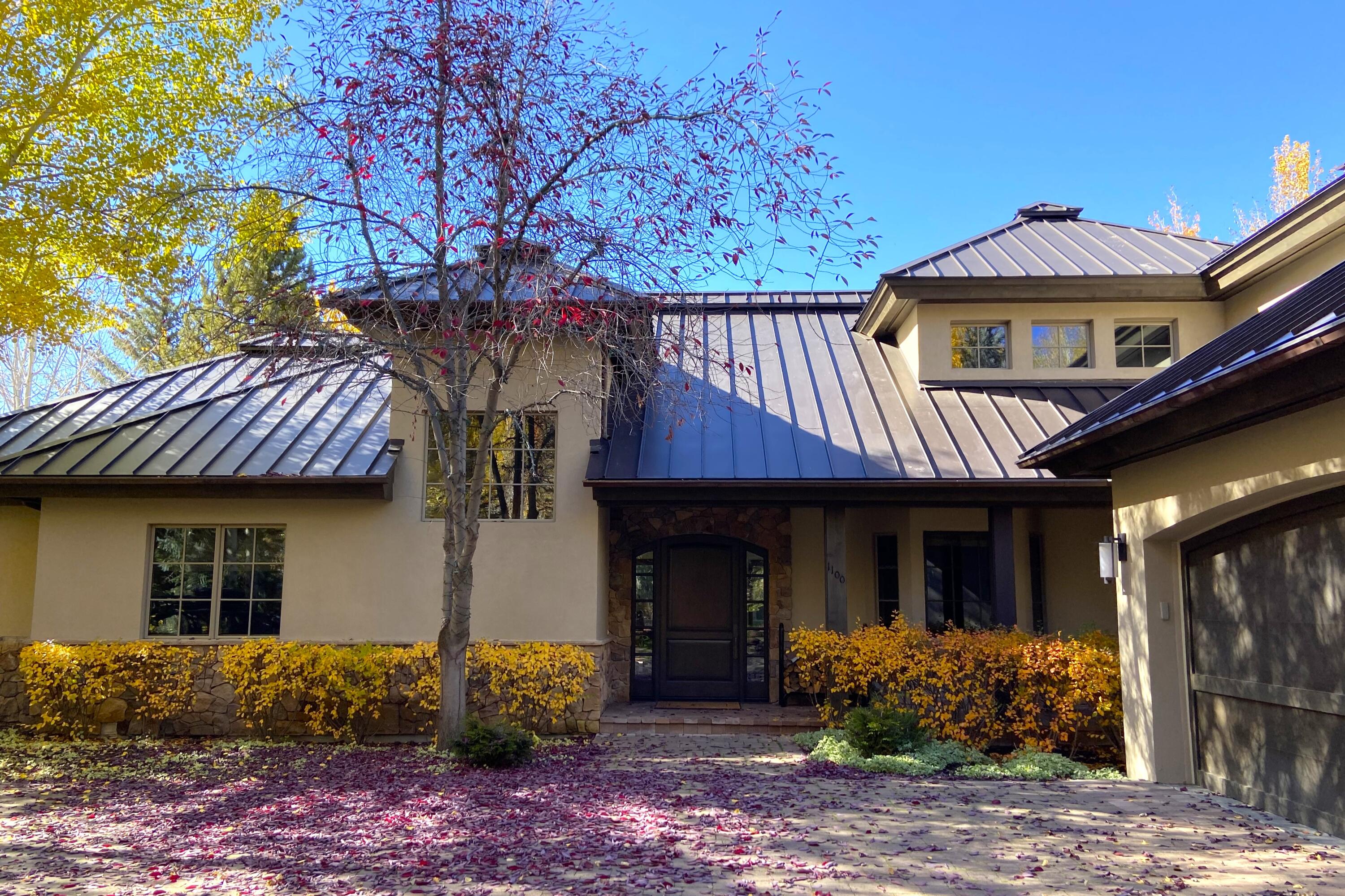 Ketchum, Idaho 83340, United States, 4 Bedrooms Bedrooms, ,5 BathroomsBathrooms,Residential,Pending,72593