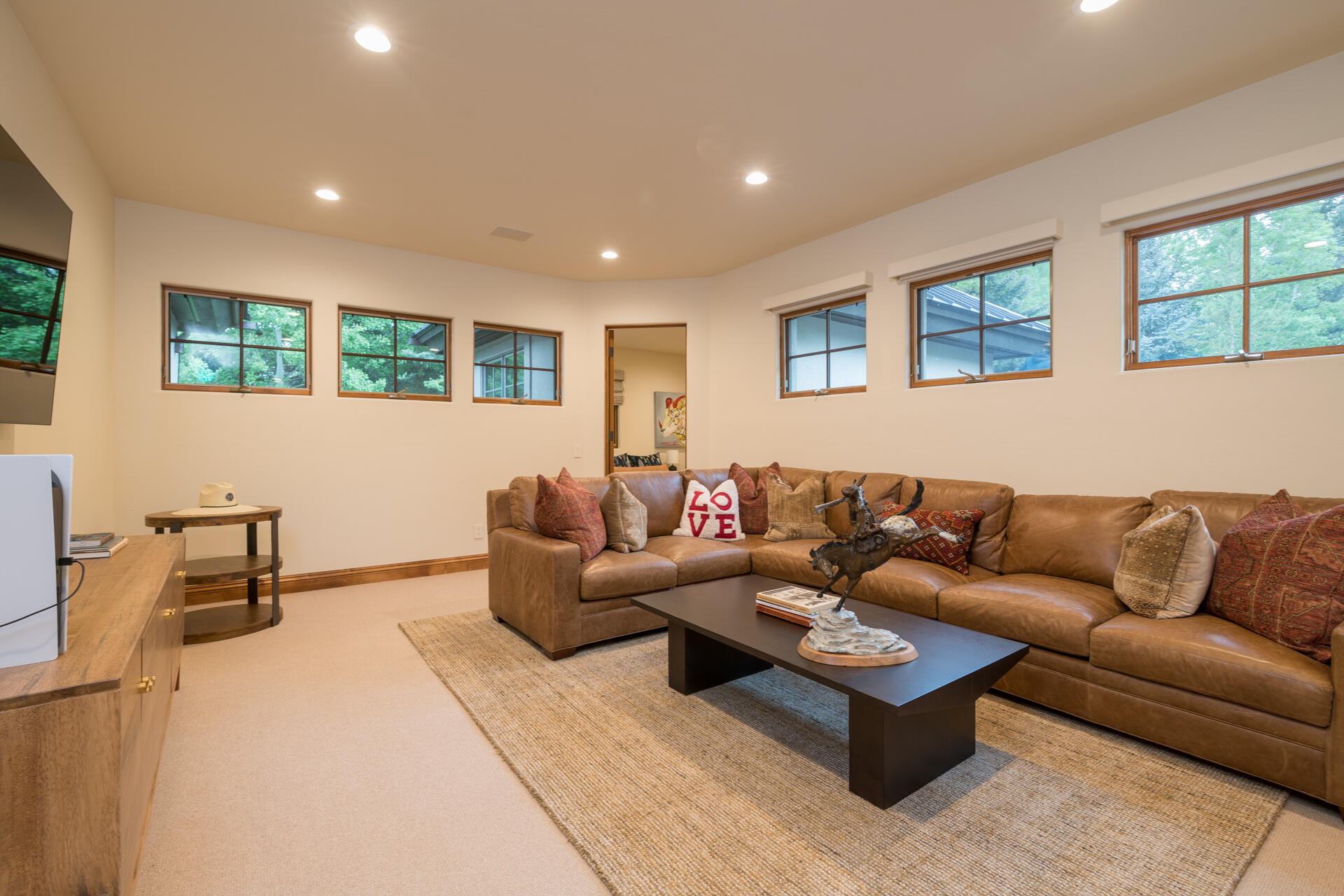 Ketchum, Idaho 83340, United States, 4 Bedrooms Bedrooms, ,5 BathroomsBathrooms,Residential,Pending,72593