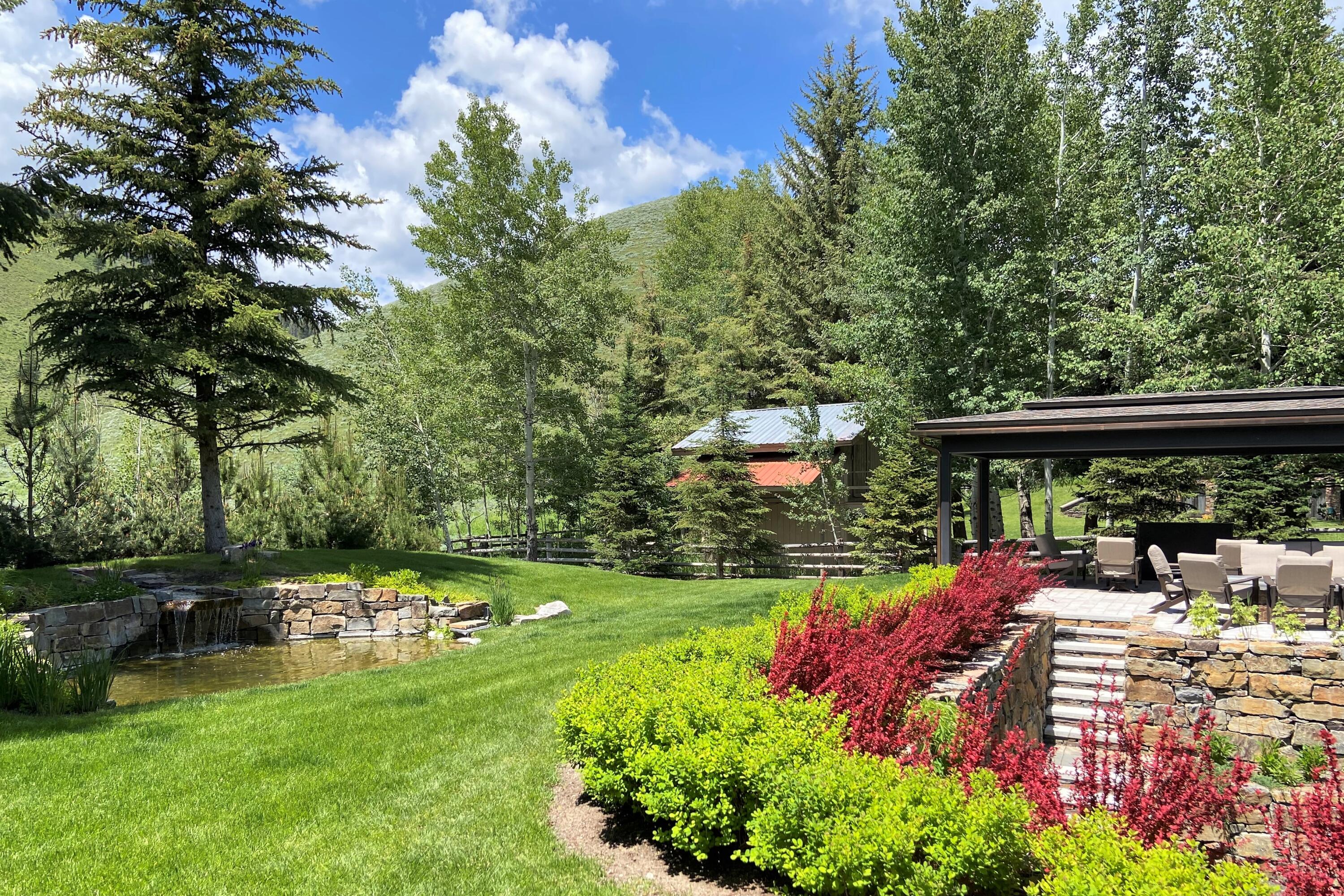 Ketchum, Idaho 83340, United States, 4 Bedrooms Bedrooms, ,5 BathroomsBathrooms,Residential,Pending,72593