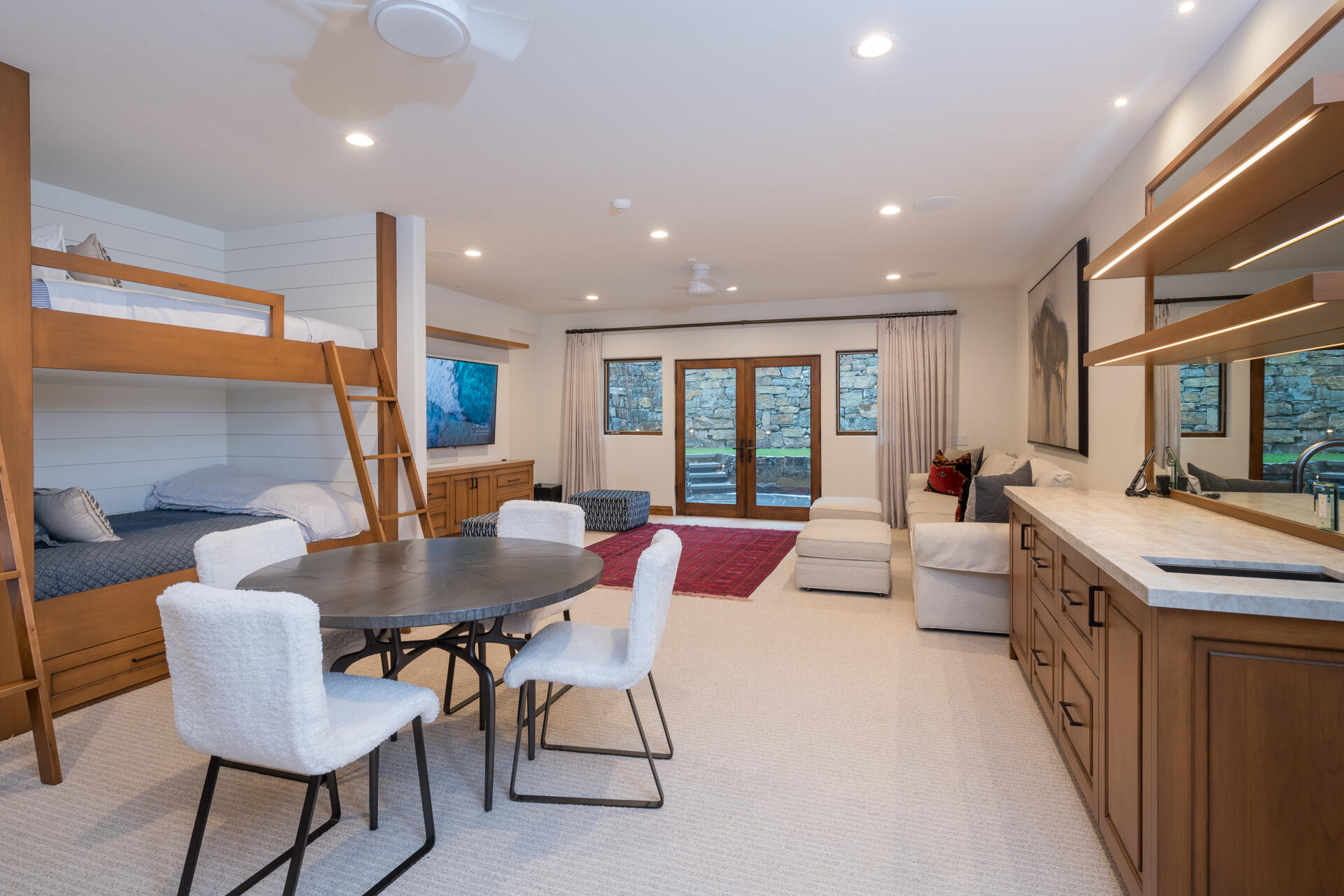 Ketchum, Idaho 83340, United States, 4 Bedrooms Bedrooms, ,5 BathroomsBathrooms,Residential,Pending,72593