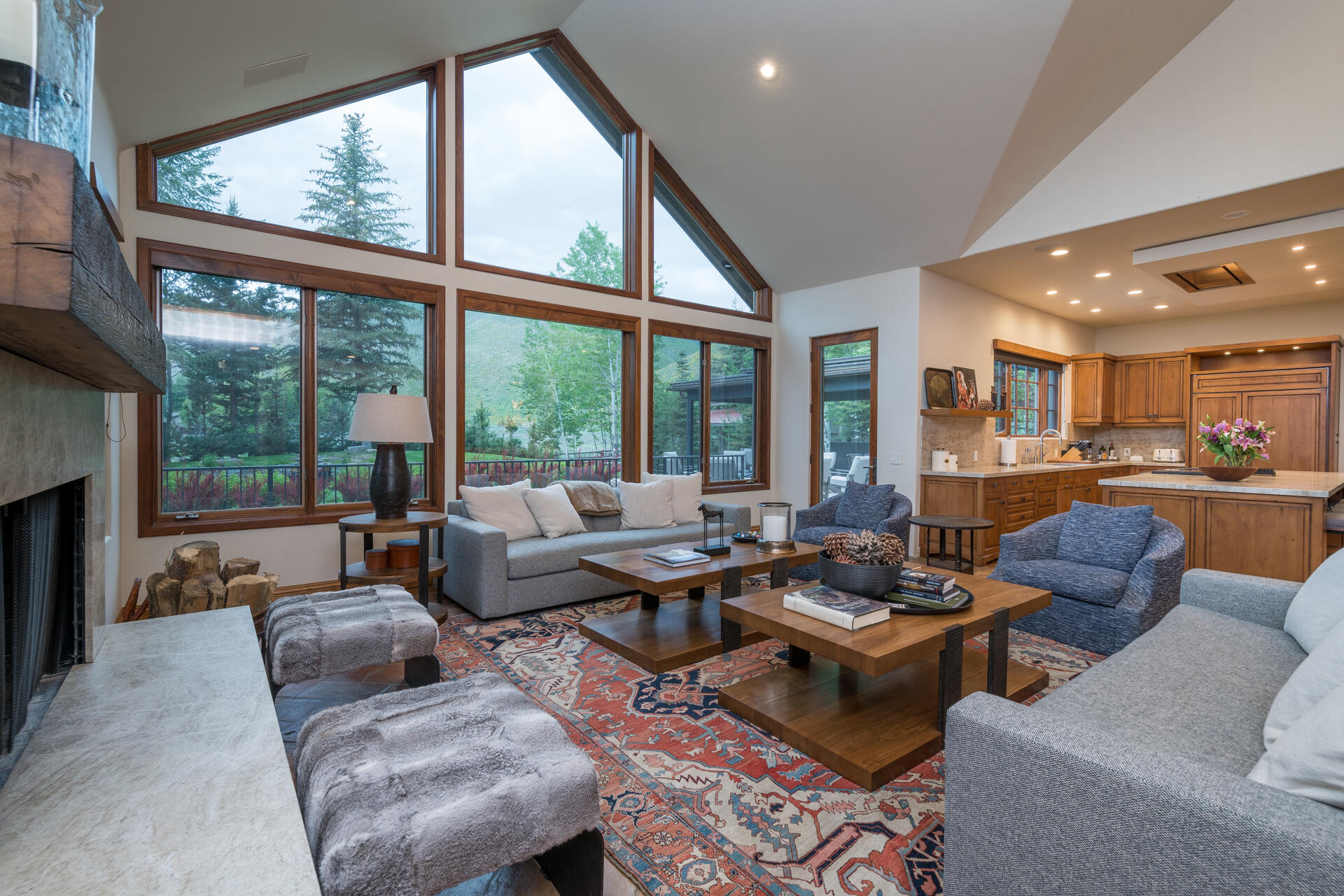 Ketchum, Idaho 83340, United States, 4 Bedrooms Bedrooms, ,5 BathroomsBathrooms,Residential,Pending,72593