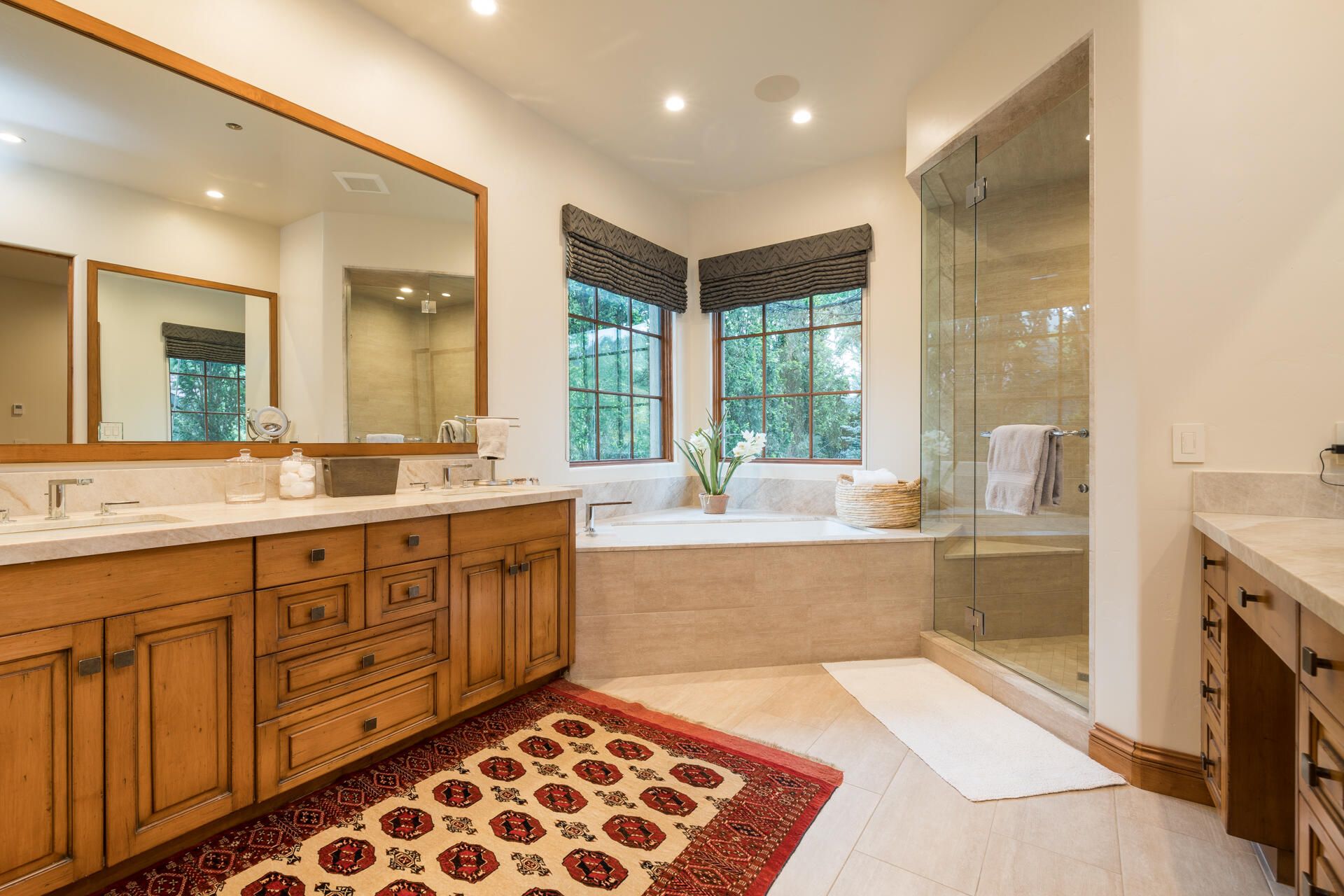 Ketchum, Idaho 83340, United States, 4 Bedrooms Bedrooms, ,5 BathroomsBathrooms,Residential,Pending,72593